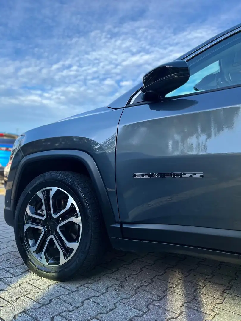Jeep Compass Compass 1.3 turbo t4 phev Limited 4xe auto Gris - 1