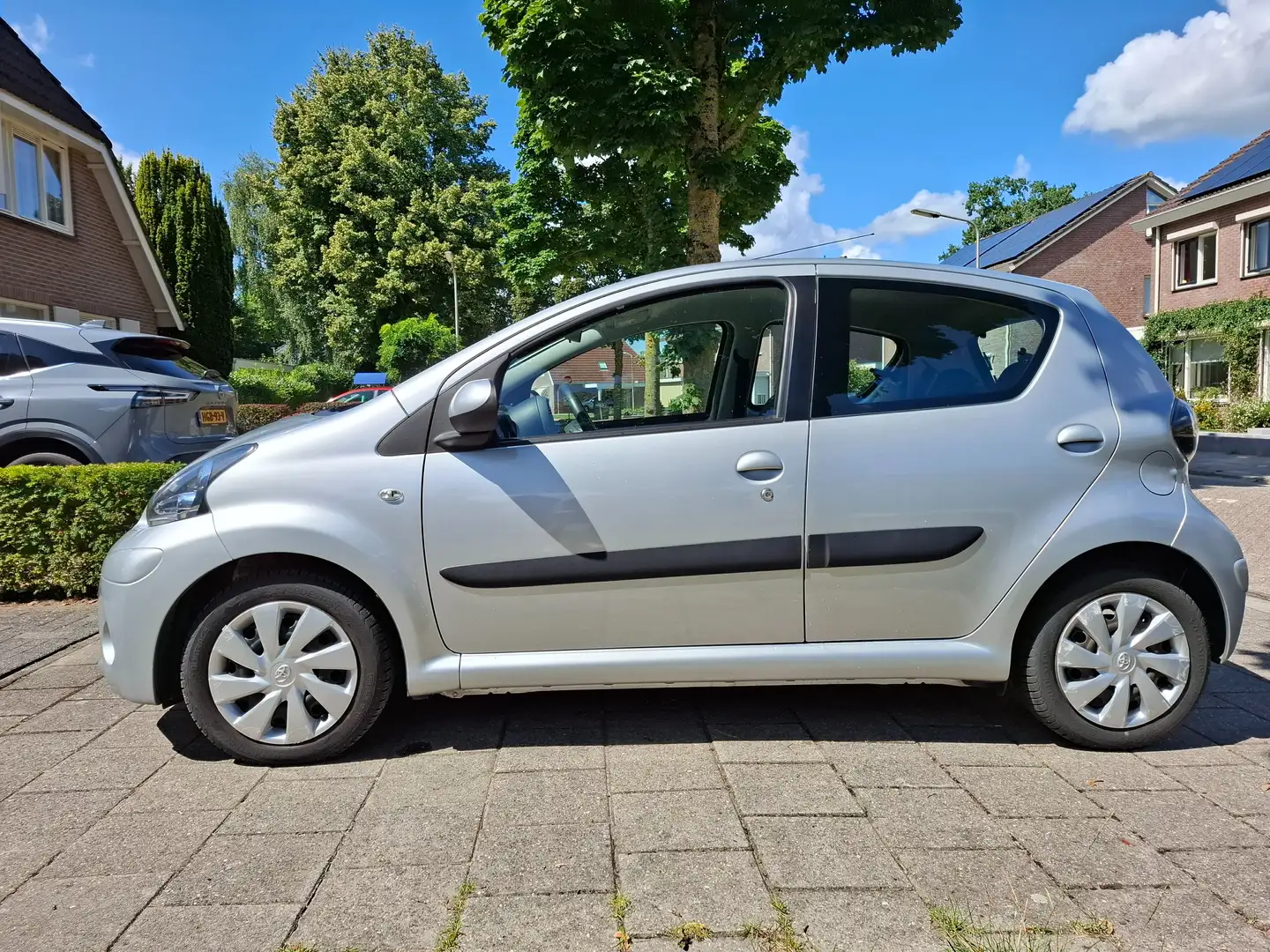 Toyota Aygo GERESERVEERD - 1.0 VVT-i - Aspiration - Automaat Stříbrná - 2