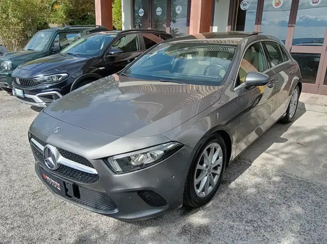 Mercedes-Benz A 200 2.0 150CV EXECUTIVE + PELLE + RETROCAMERA + LUCI AMBIENT + TETTO APRIBILE