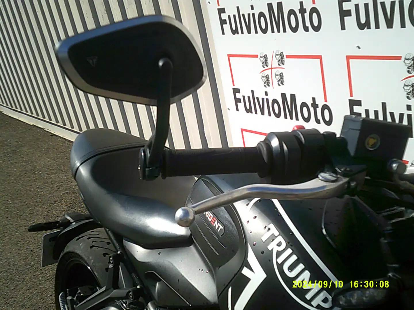 Triumph Trident 660 Noir - 2