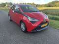 Toyota Aygo 1.0 VVT-i x-fun Rood - thumbnail 3