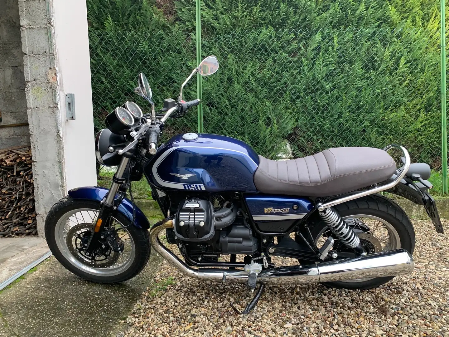 Moto Guzzi V7 Sport Centenario Bleu - 2