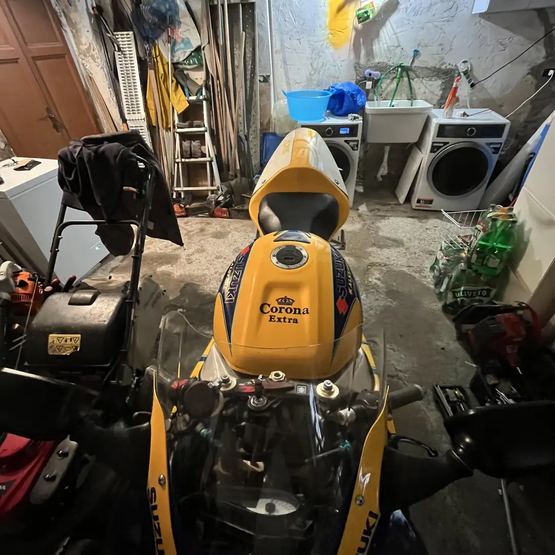 Suzuki GSX-R 600 movistar - 1