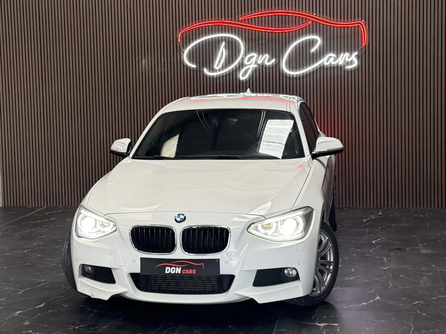 BMW 116 d PACK M * PRET A IMMAT * Wit - 1
