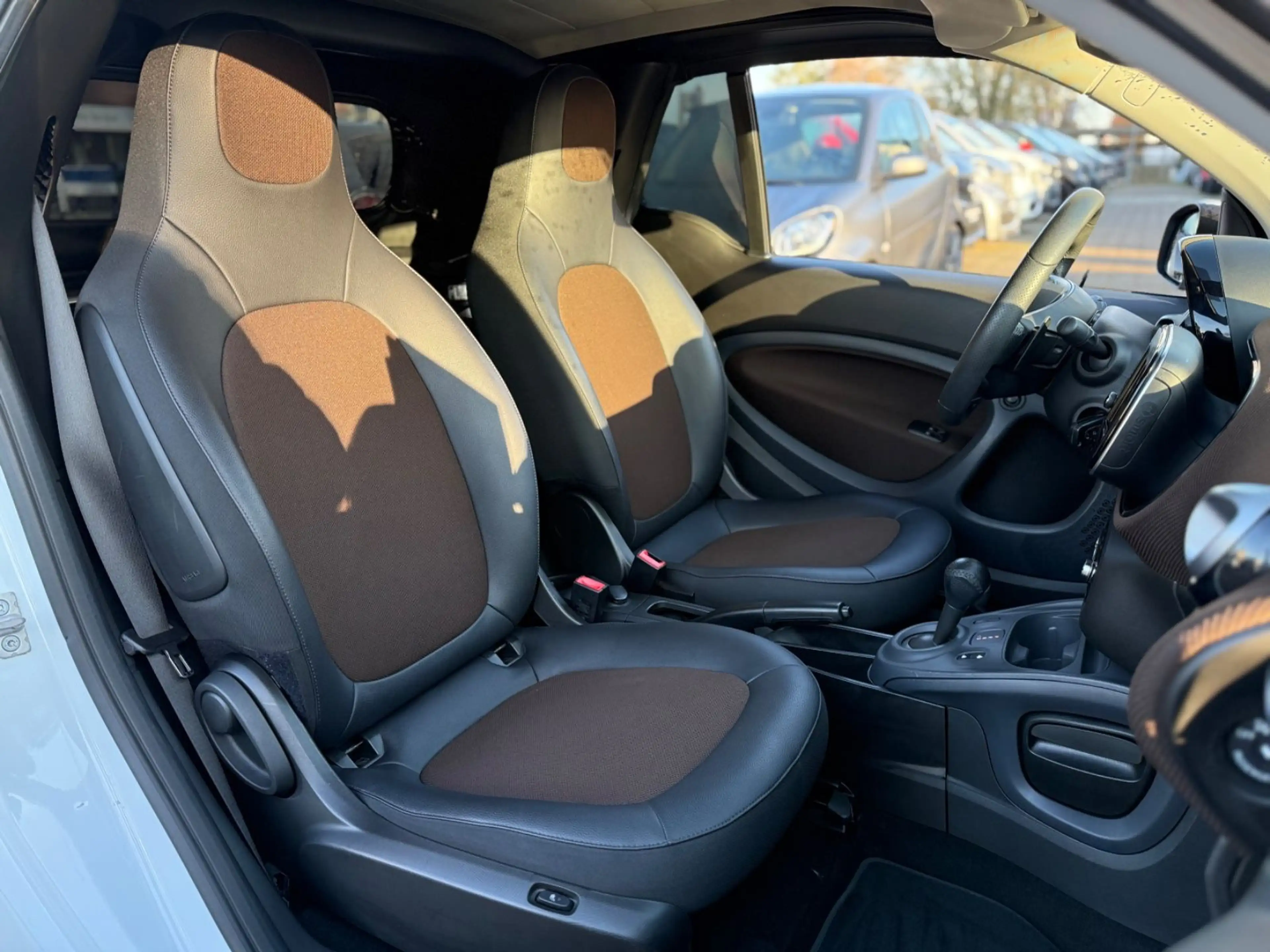 smart forTwo *CABRIO*PERFECT*JBL*KAMERA*NAVI*90PS — photo 15