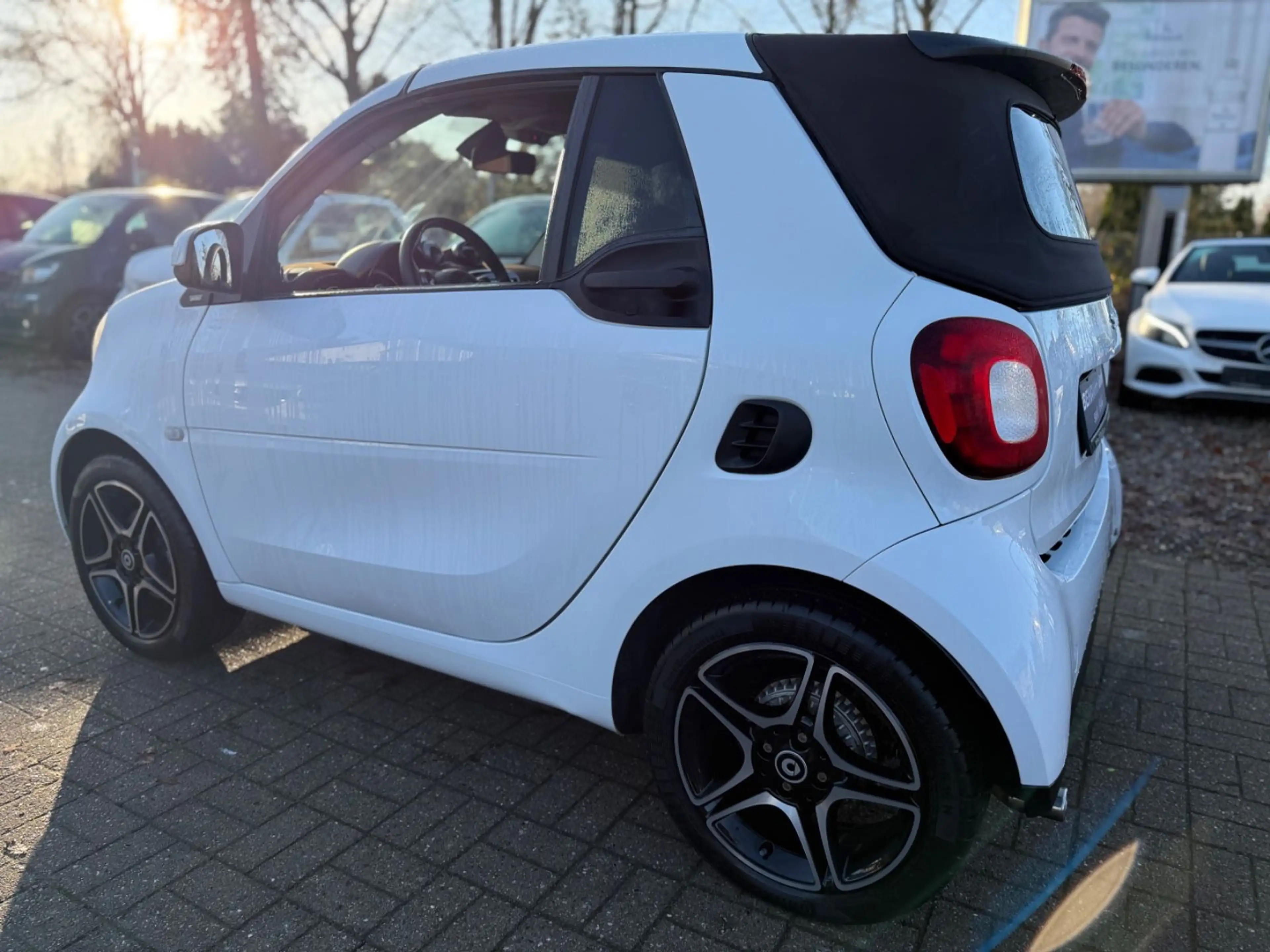smart forTwo *CABRIO*PERFECT*JBL*KAMERA*NAVI*90PS — photo 4