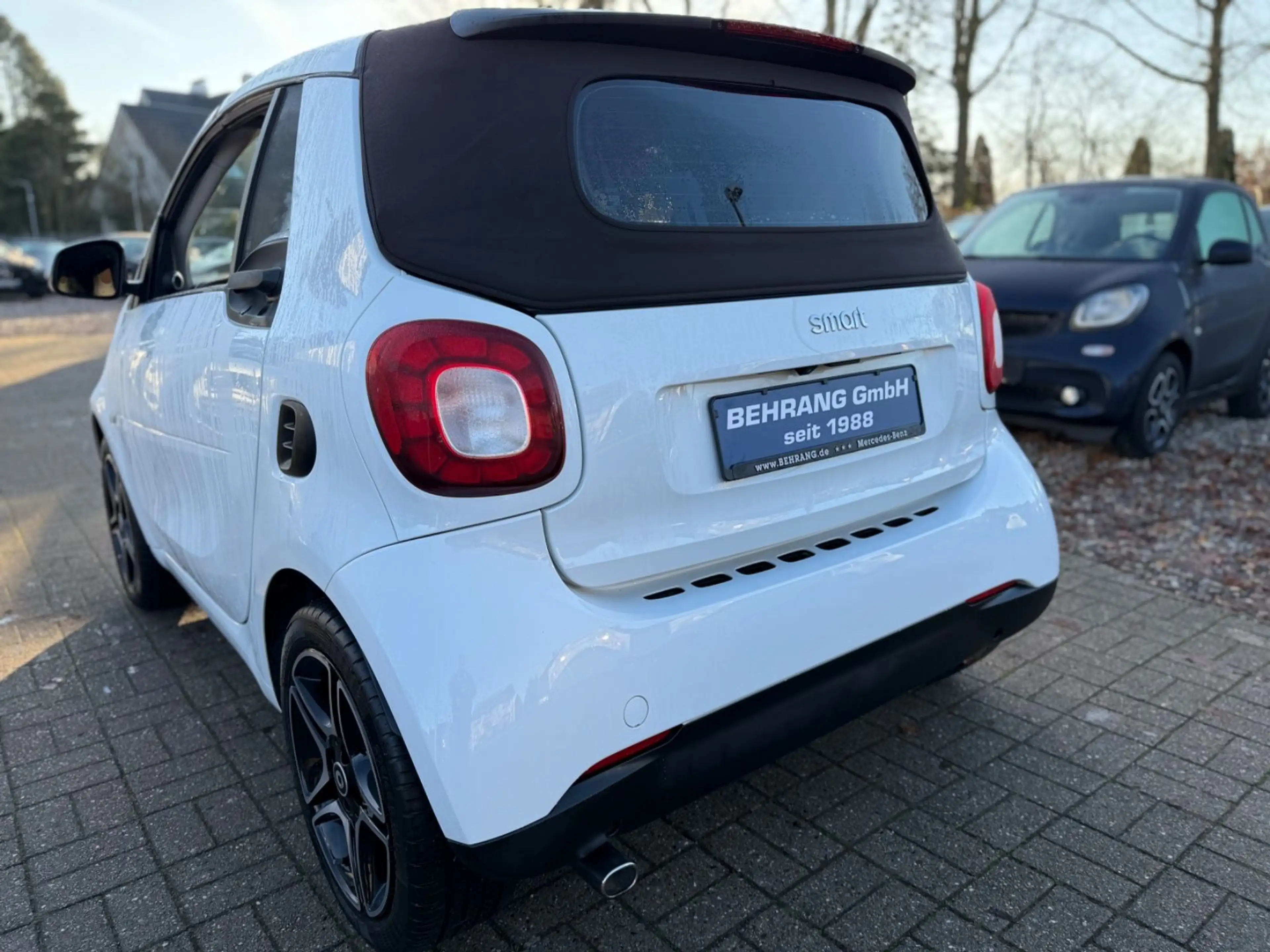 smart forTwo *CABRIO*PERFECT*JBL*KAMERA*NAVI*90PS — photo 2
