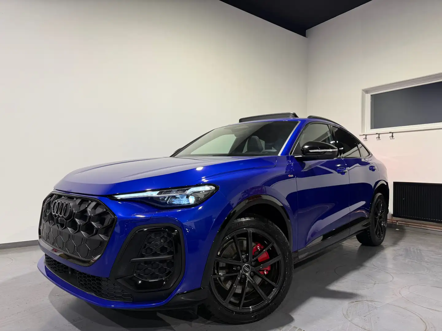 Audi Q5 2.0 TDI quattro 150 kW edition one "Luftfahrw." Blau - 1