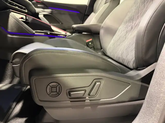 Audi Q5 2.0 TDI quattro 150 kW edition one "Luftfahrw." Ansicht 22