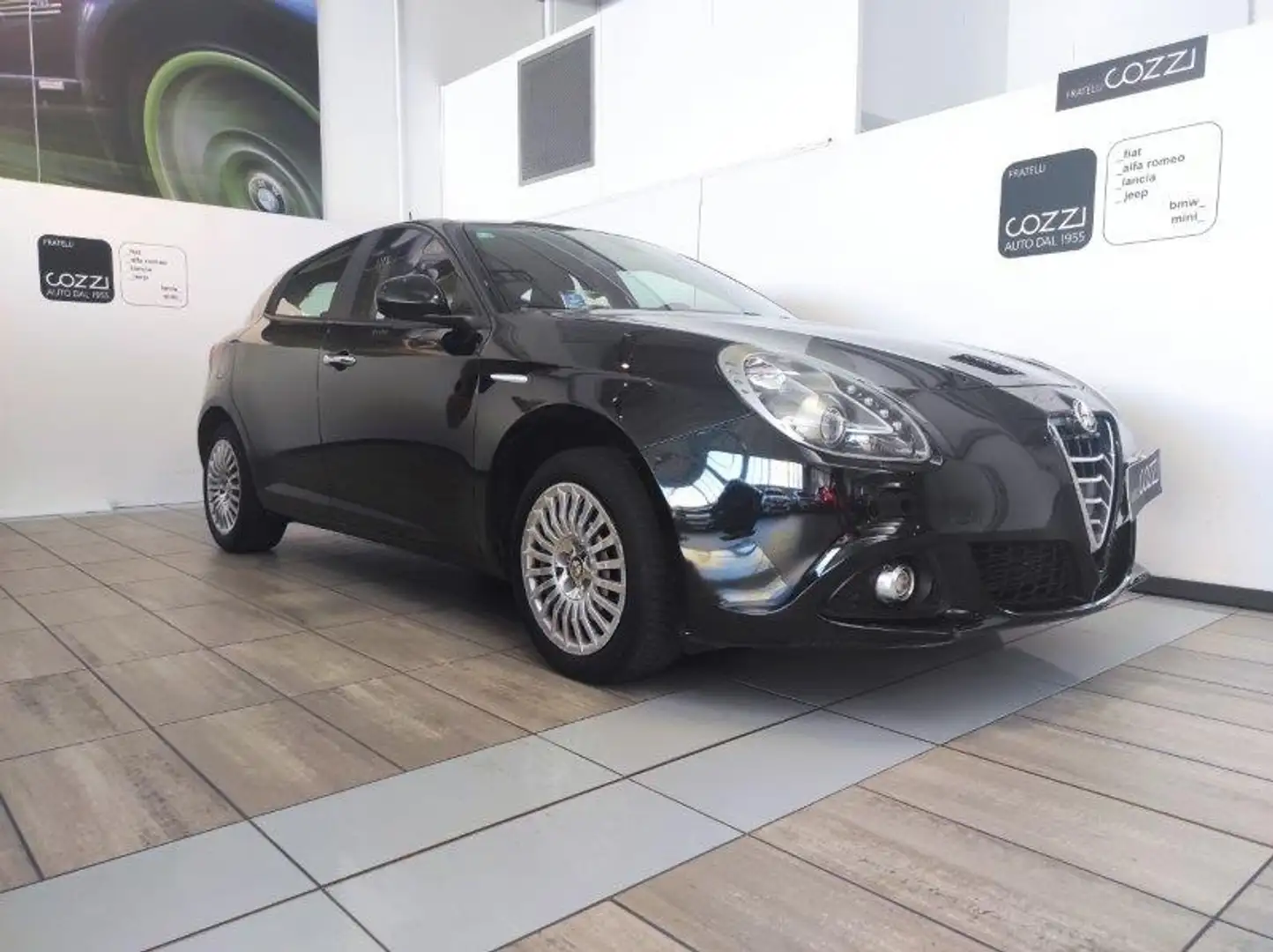 Alfa Romeo Giulietta (2010-21) - Giulietta 1.4 Turbo 105 CV Impression Noir - 1