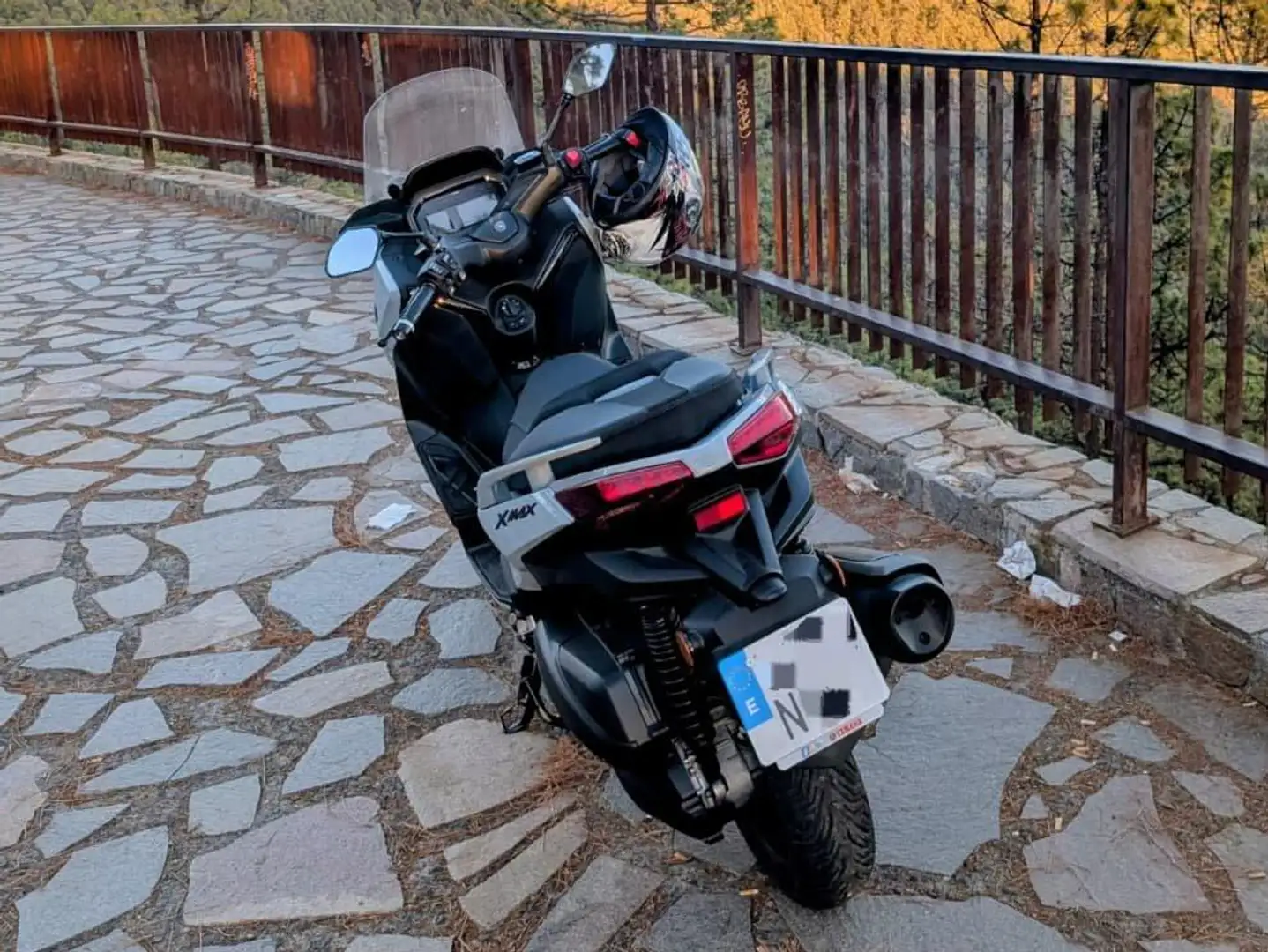 Yamaha X-Max 300 TECH MAX 2025 Gris - 1