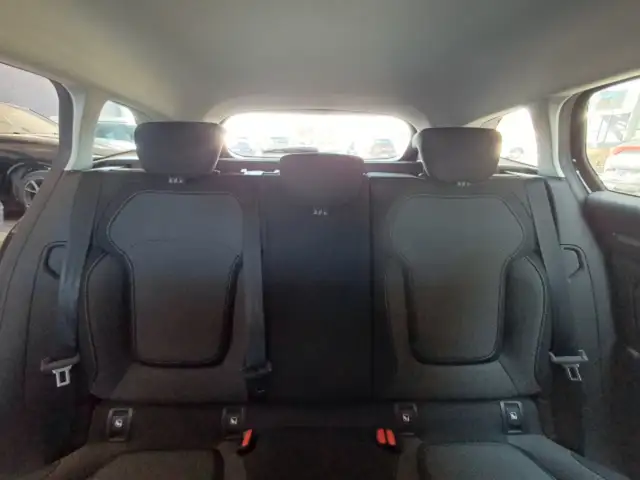 Renault Megane view 11