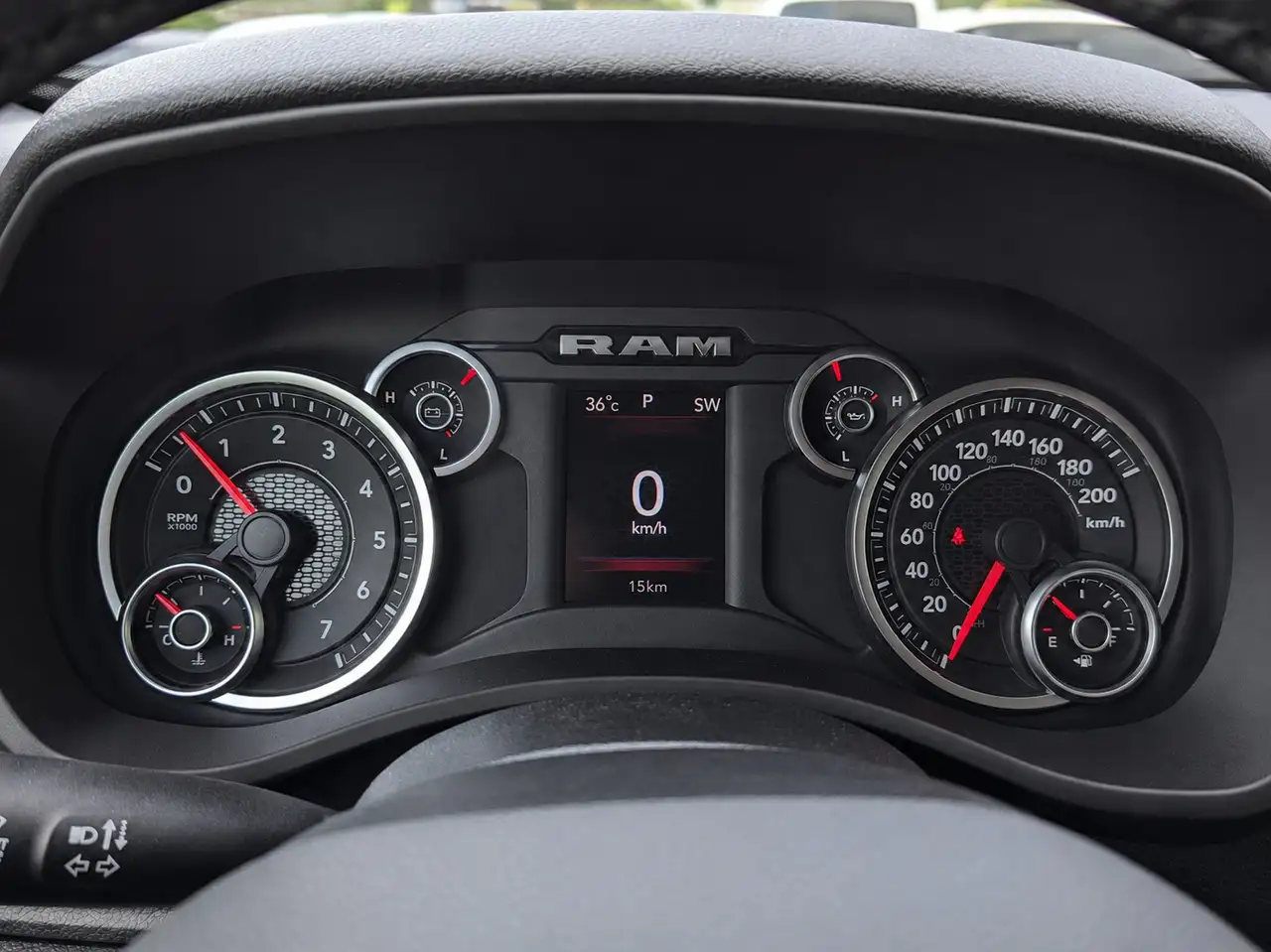 RAM 1500 снимка RAM 1500