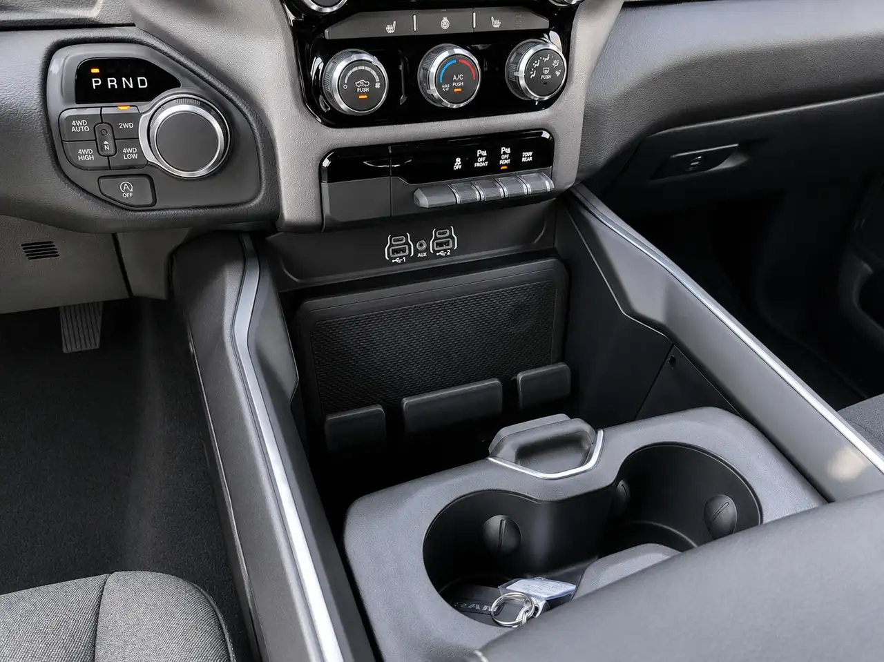 RAM 1500 снимка RAM 1500