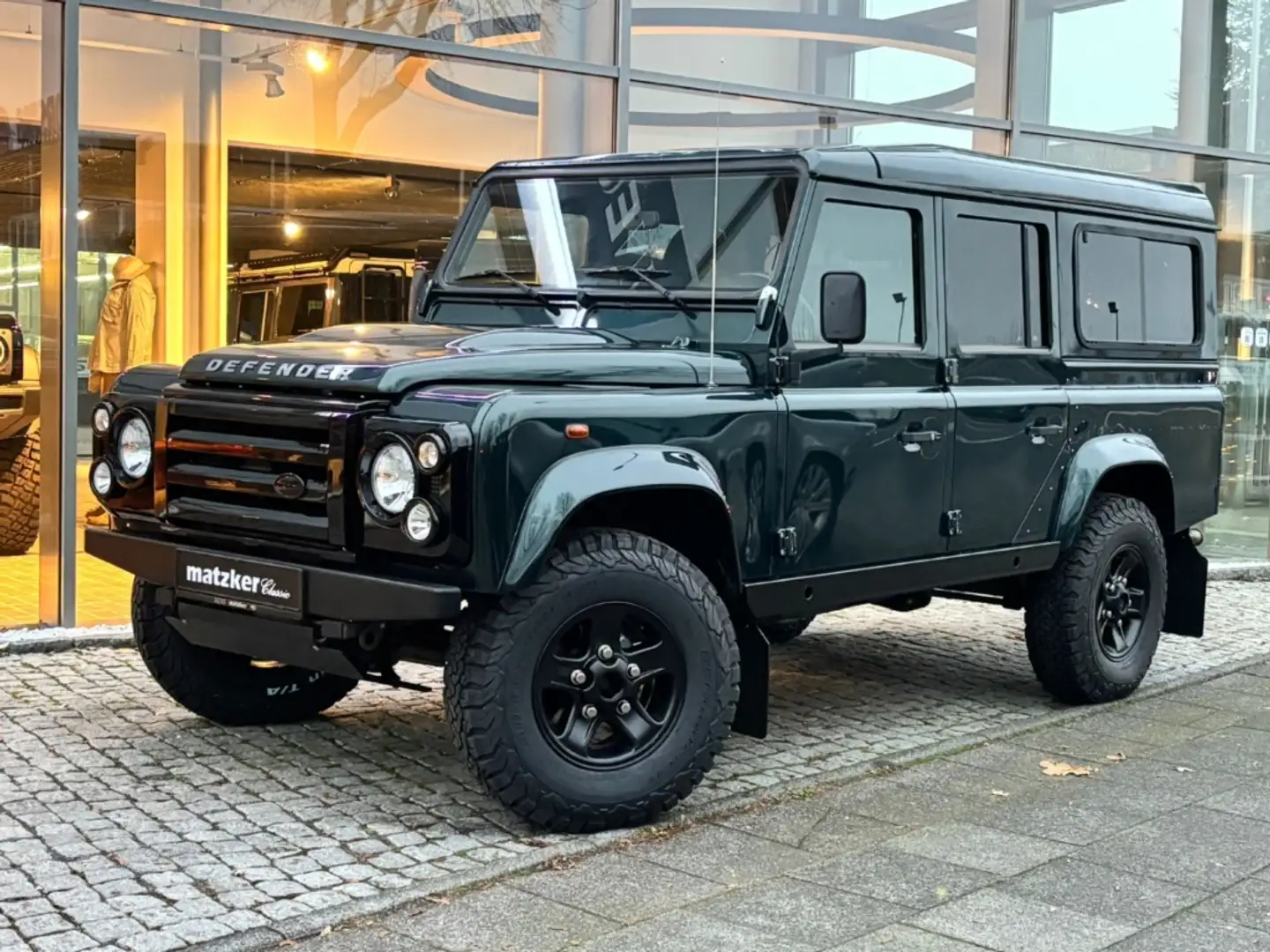 Land Rover Defender 110 L316 2.2 TD4 SW ''Touring-Edition'' Verde - 2