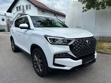 2.2 Diesel e-XDi 220 Sapphire 4WD AT