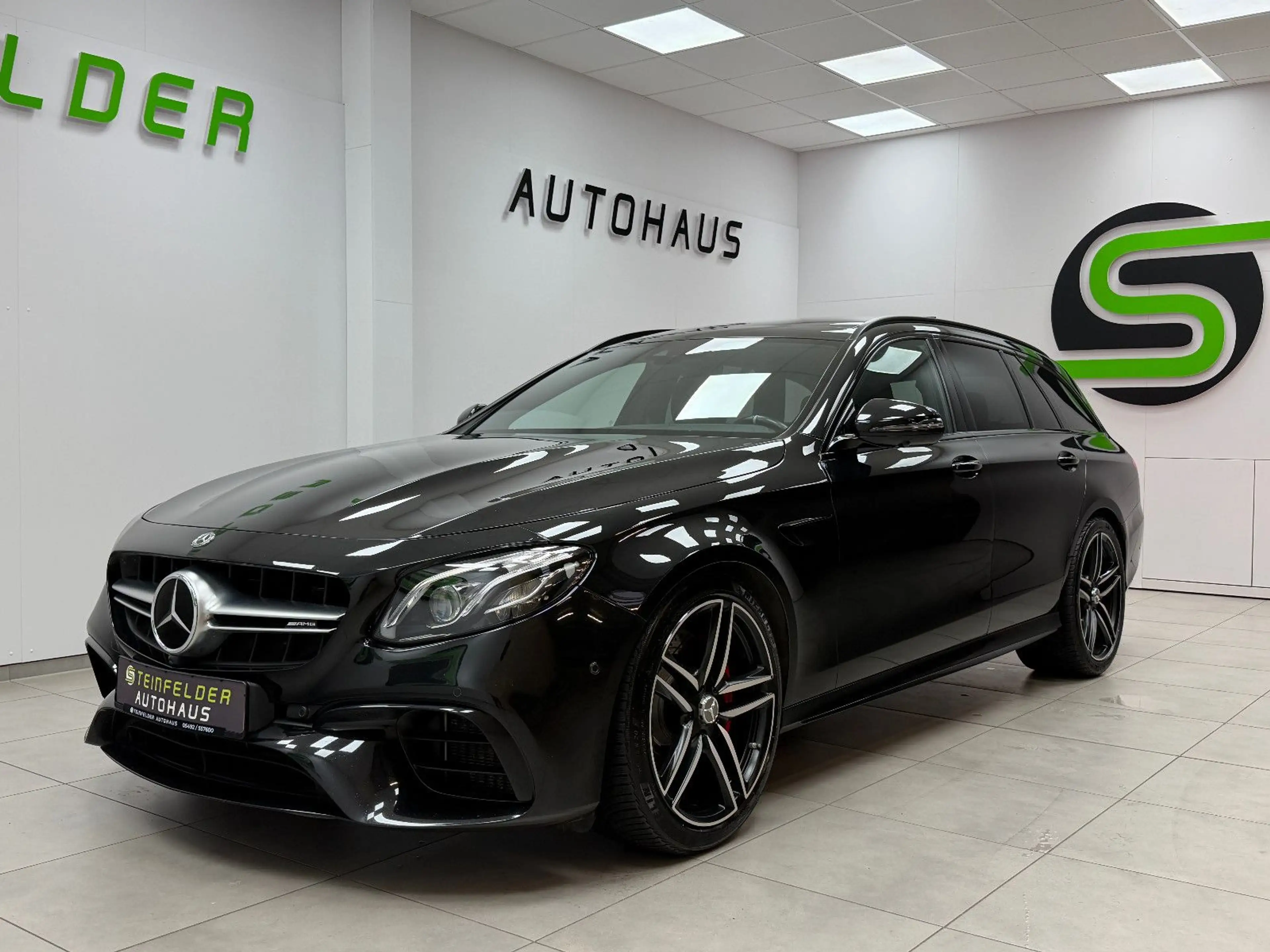 Mercedes-Benz E 63 AMG E 63 S AMG 4Matic / PANO / NIGHT / CARBON / 360° — photo 3