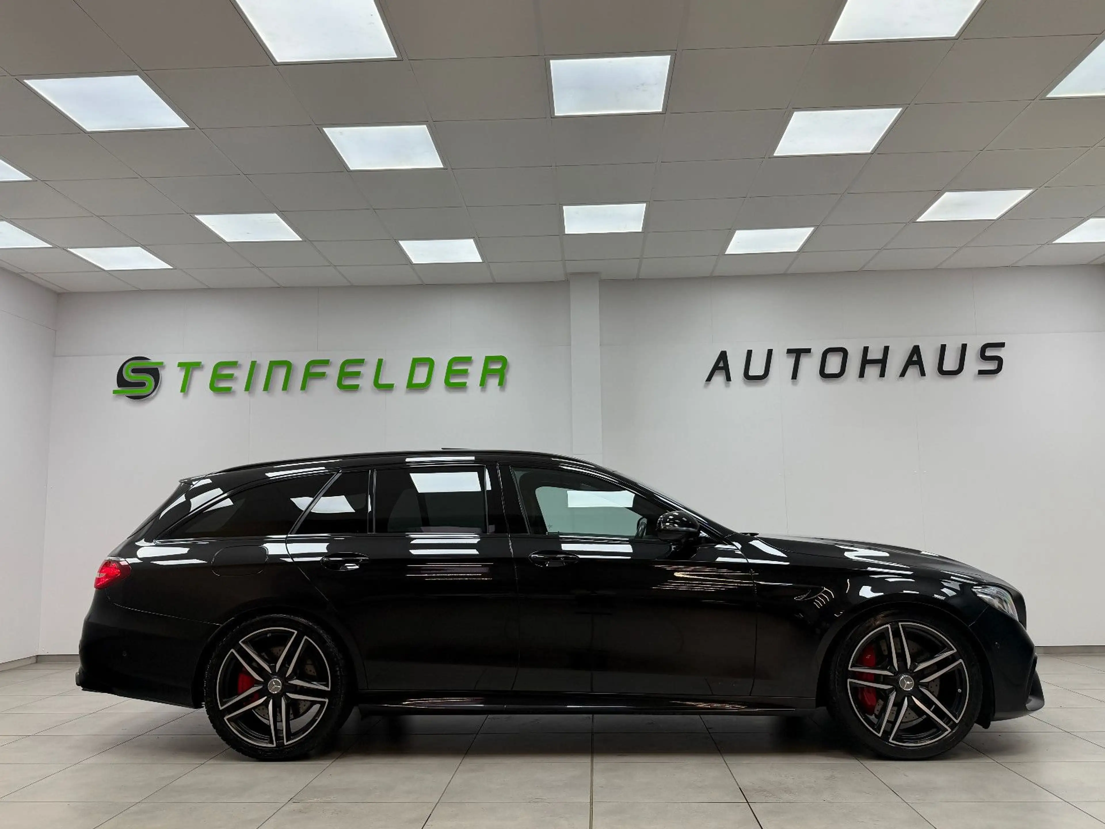 Mercedes-Benz E 63 AMG E 63 S AMG 4Matic / PANO / NIGHT / CARBON / 360° — photo 9