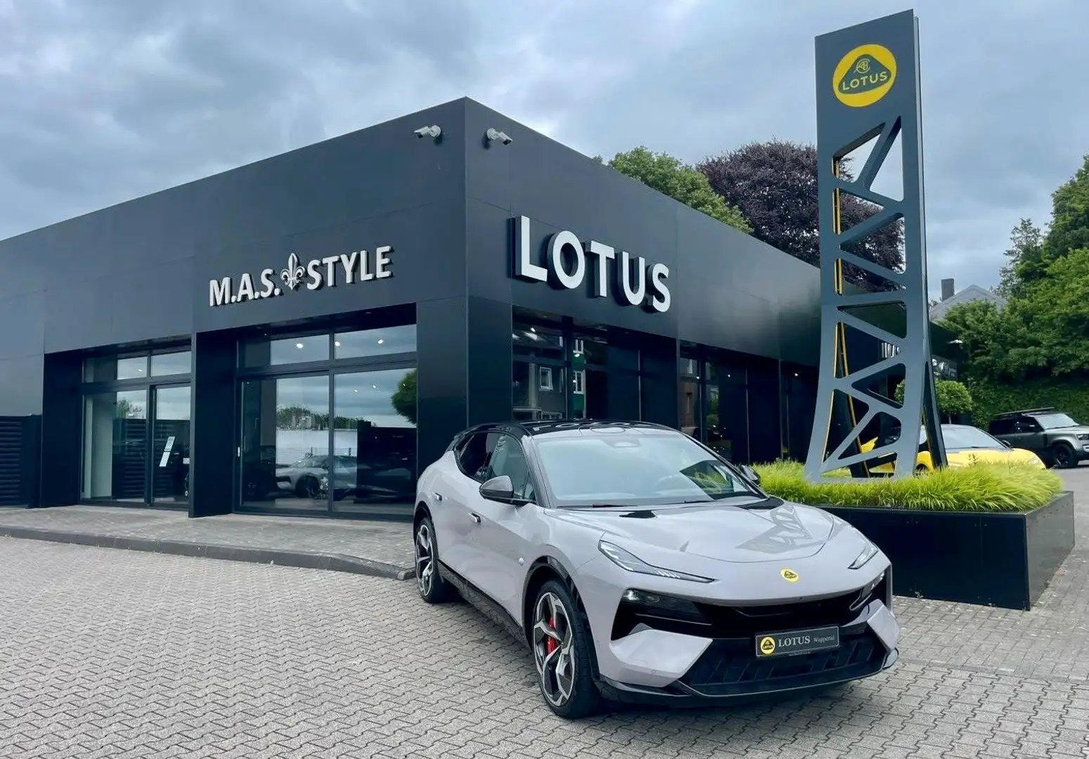 Lotus Eletre R KEF Soundsystem Lotus Wuppertal Gris - 1