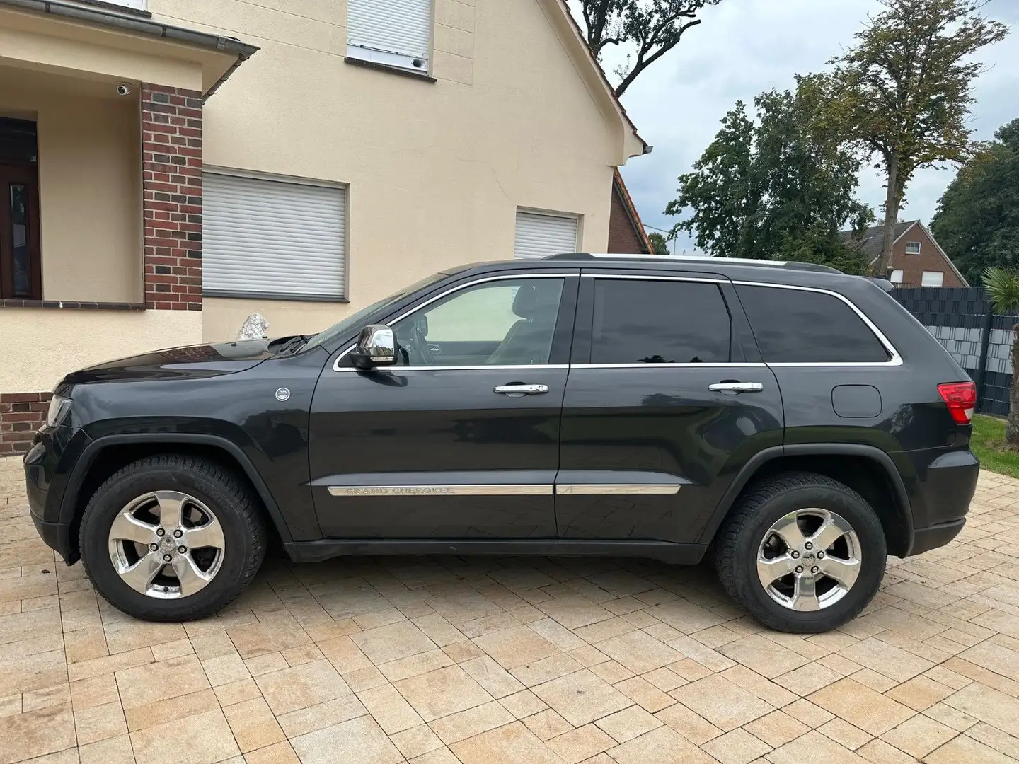 Jeep Grand Cherokee 5.7 V8 HEMI+LPG Gas+Voll+Panorama Grijs - 2
