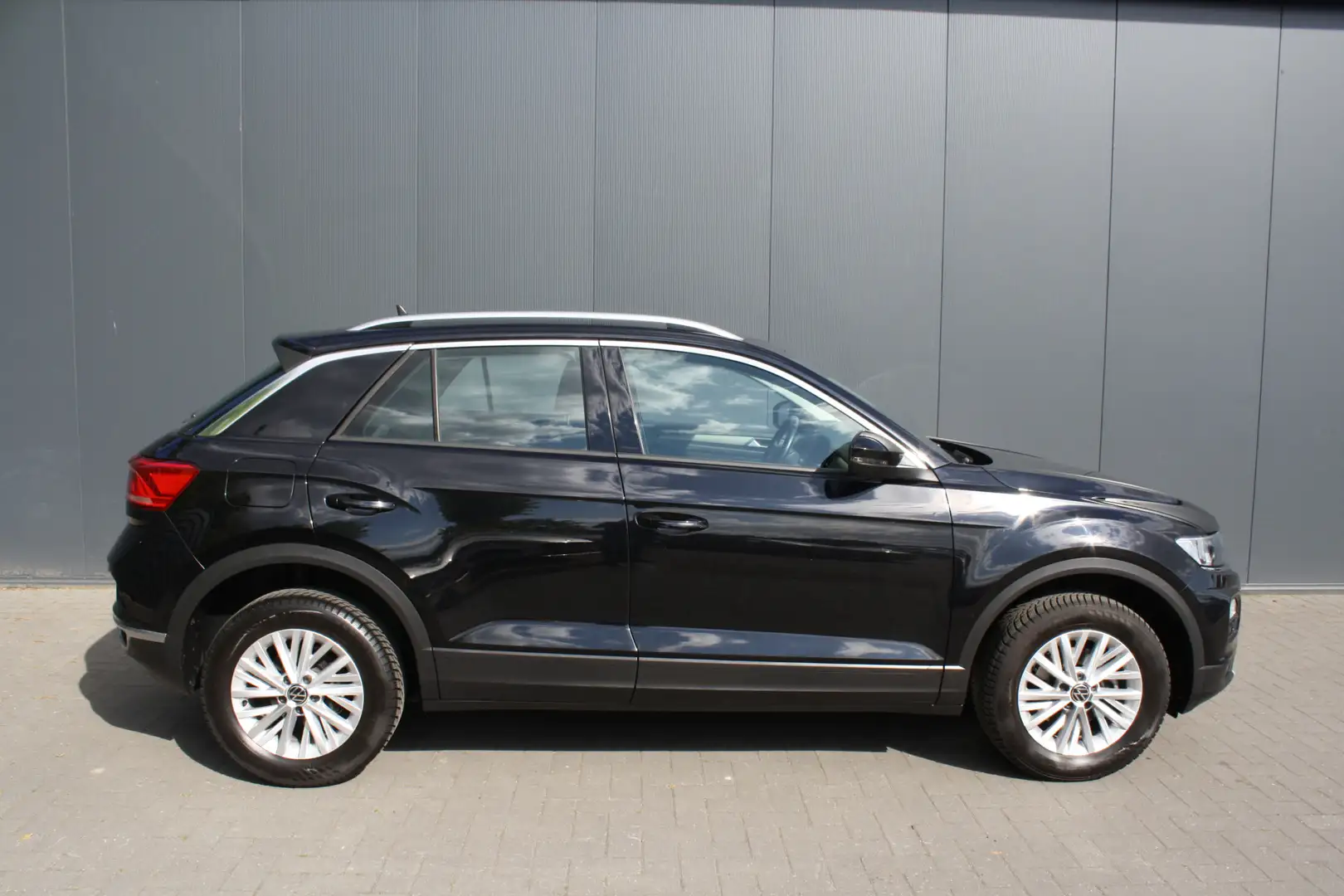 Volkswagen T-Roc 1.5 TSI Style Business - NAVIGATIE - CAMERA - 1e E Noir - 2