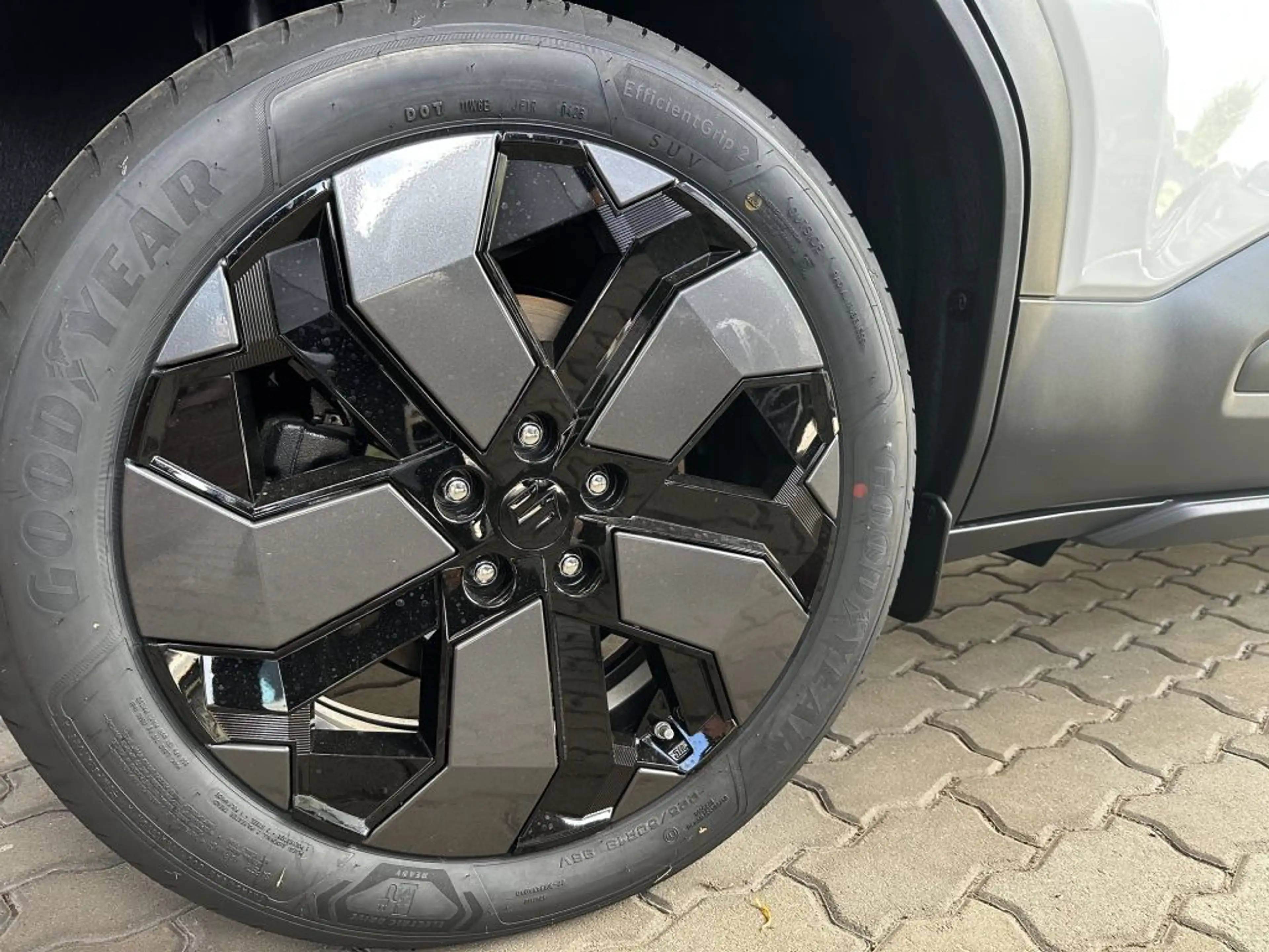 Suzuki Vitara e eAxle (61 kWh) Allgrip-e Comfort+ — photo 5