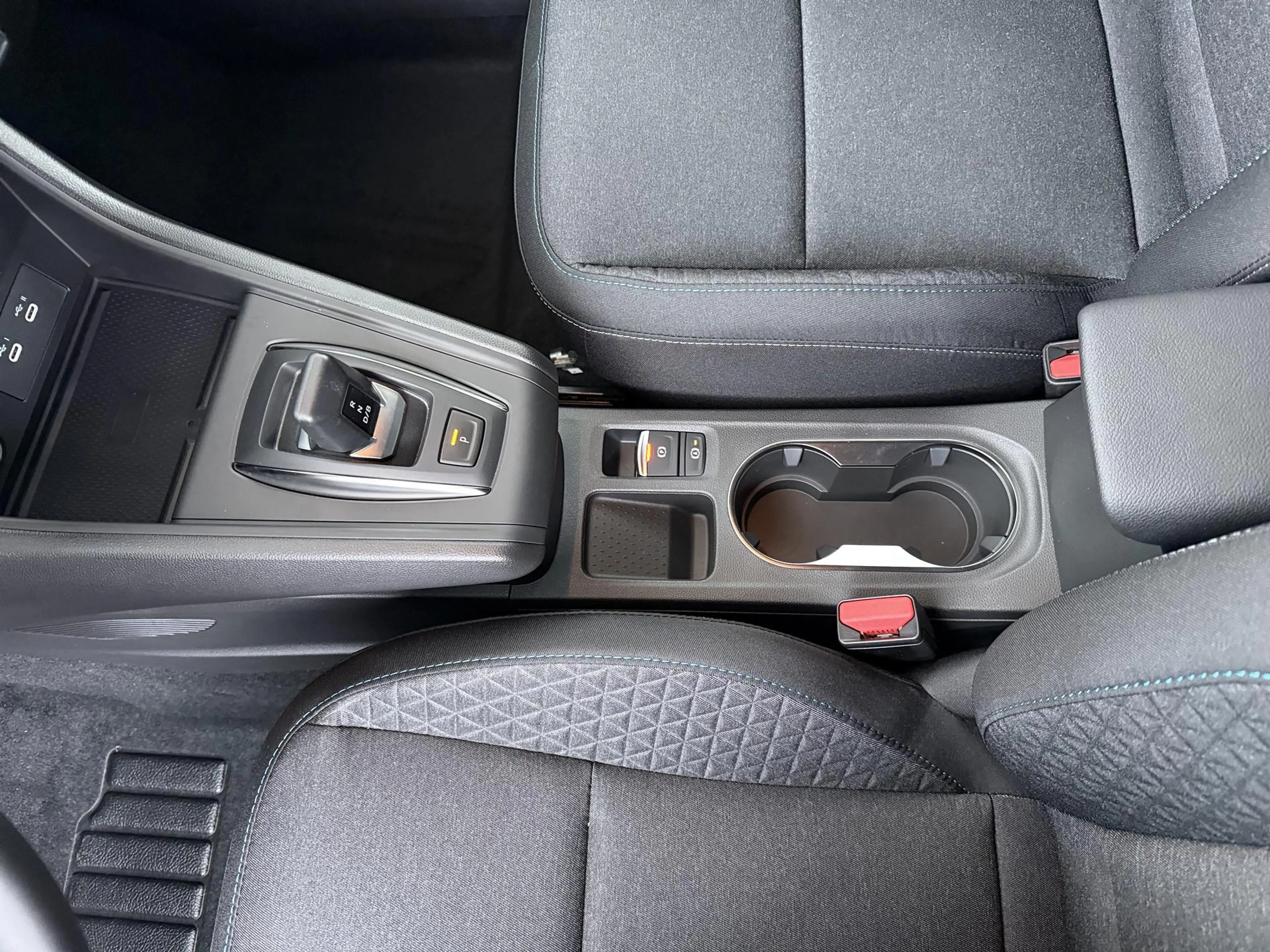 Mitsubishi Grandis 1.8 HEV Intense | €1.500 voorraadvoordeel! | Apple — photo 12