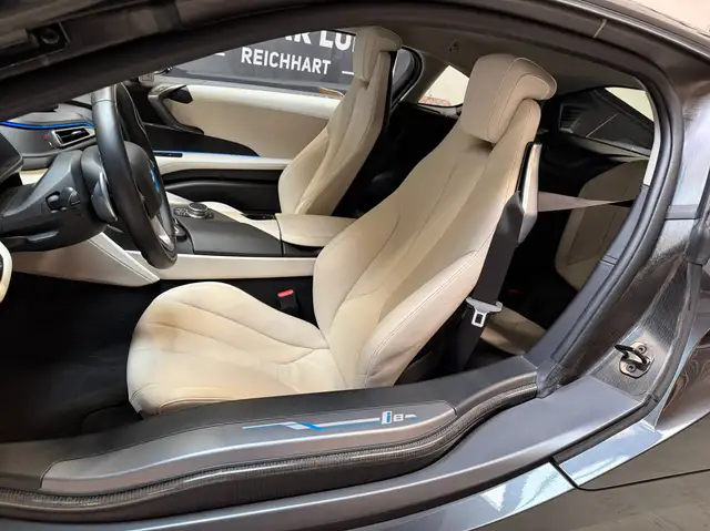 BMW i8 Coupé NUR 1.950 KM Ansicht 11
