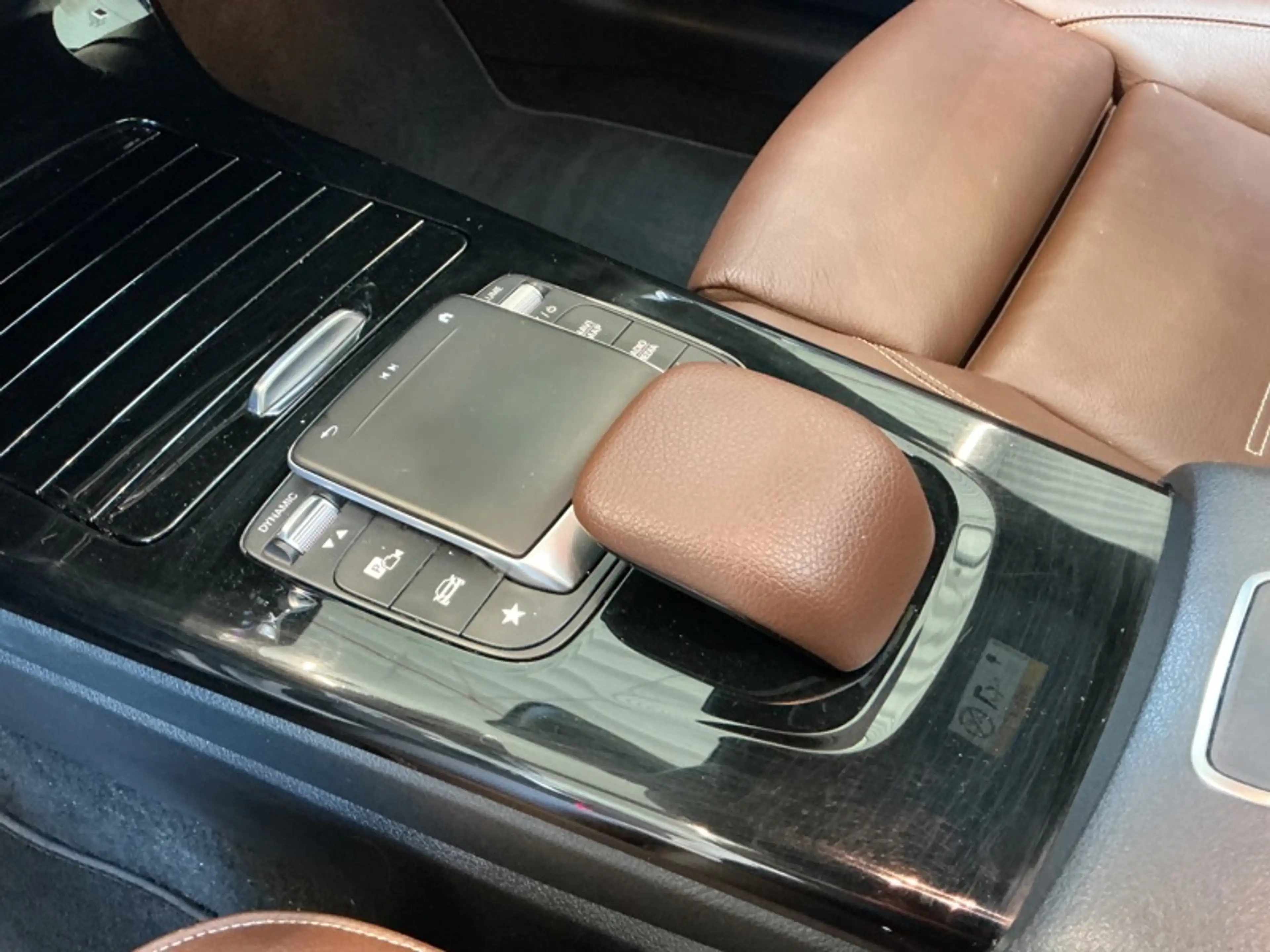 Mercedes-Benz CLA 250 e Coupé AMG Pack Night Toit Pano — photo 13