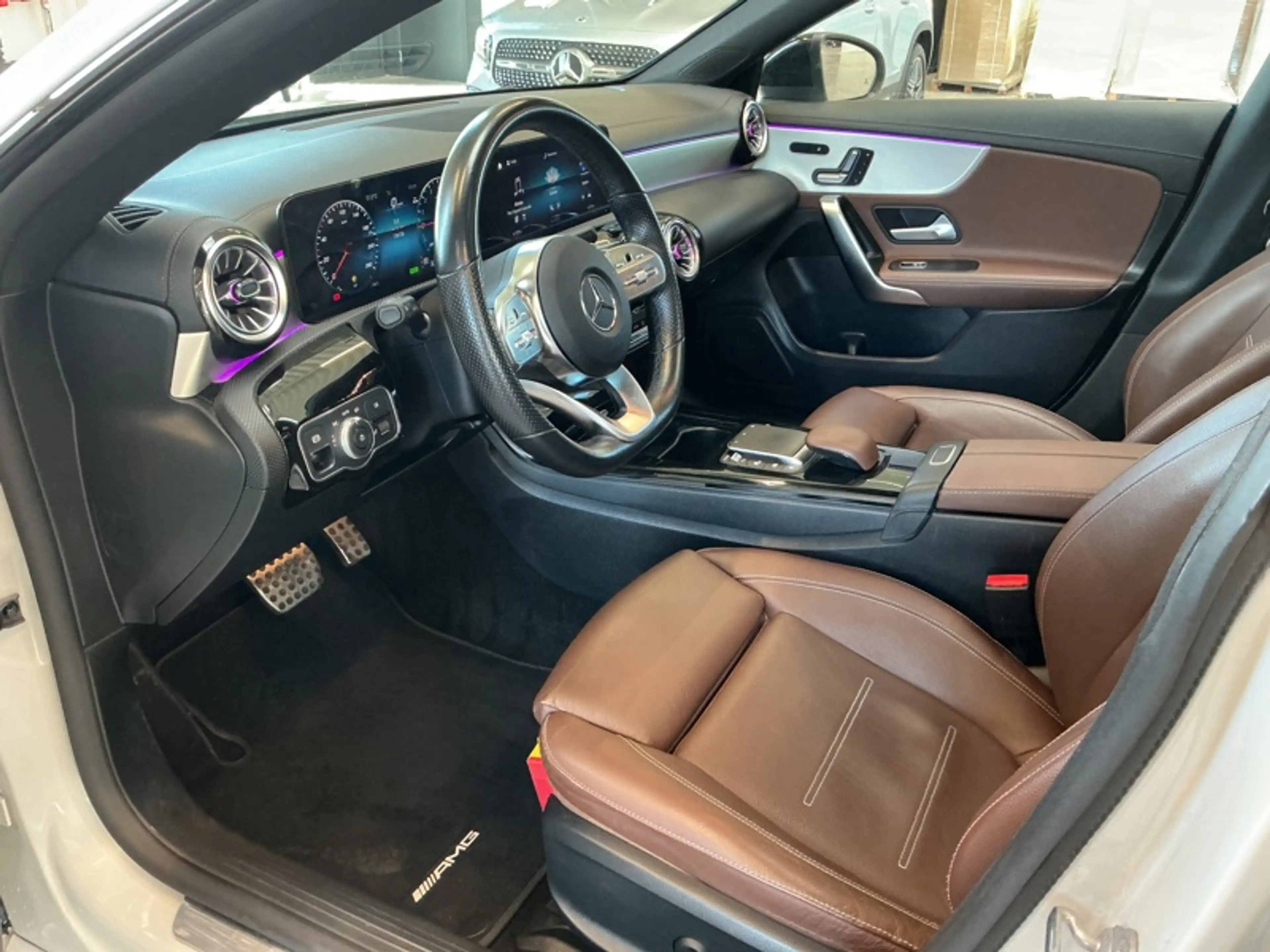 Mercedes-Benz CLA 250 e Coupé AMG Pack Night Toit Pano — photo 12