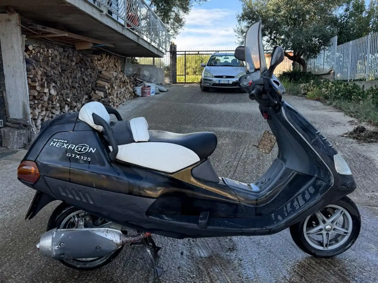 Piaggio Hexagon 125