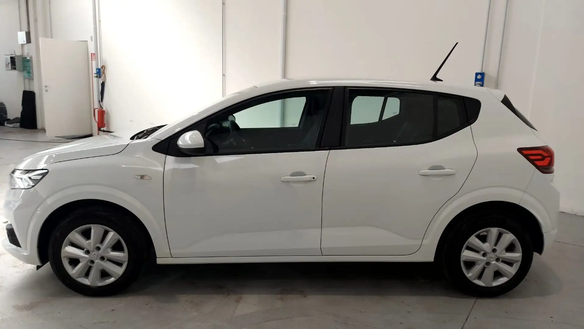 Dacia Sandero Streetway 1.0 tce Comfort Eco-g 100cv GH553 Blanc - 2