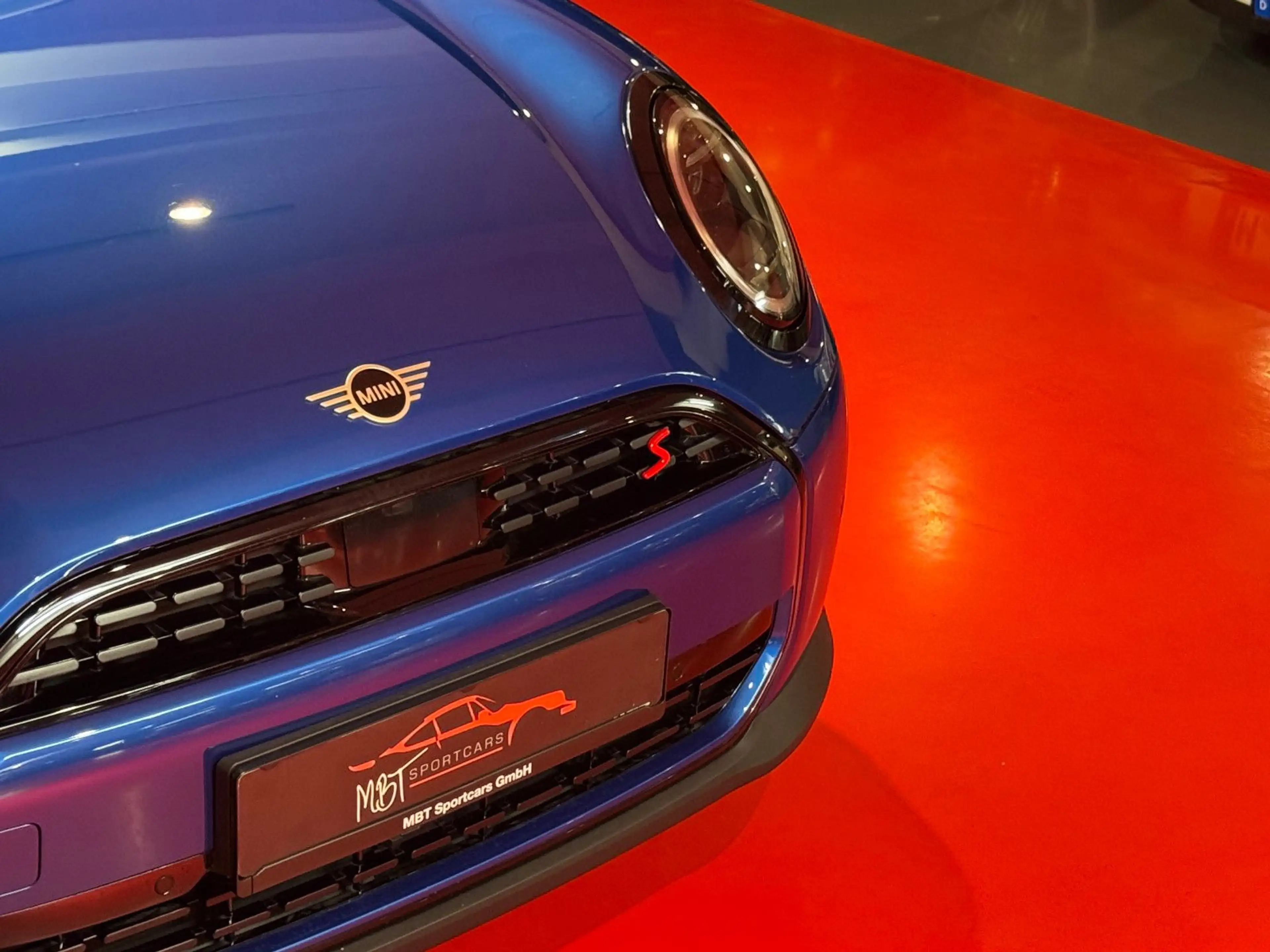 MINI Cooper S /2,0 204 PS/ESSENTIAL/HUD/1.HAND/17"/TOP — photo 2