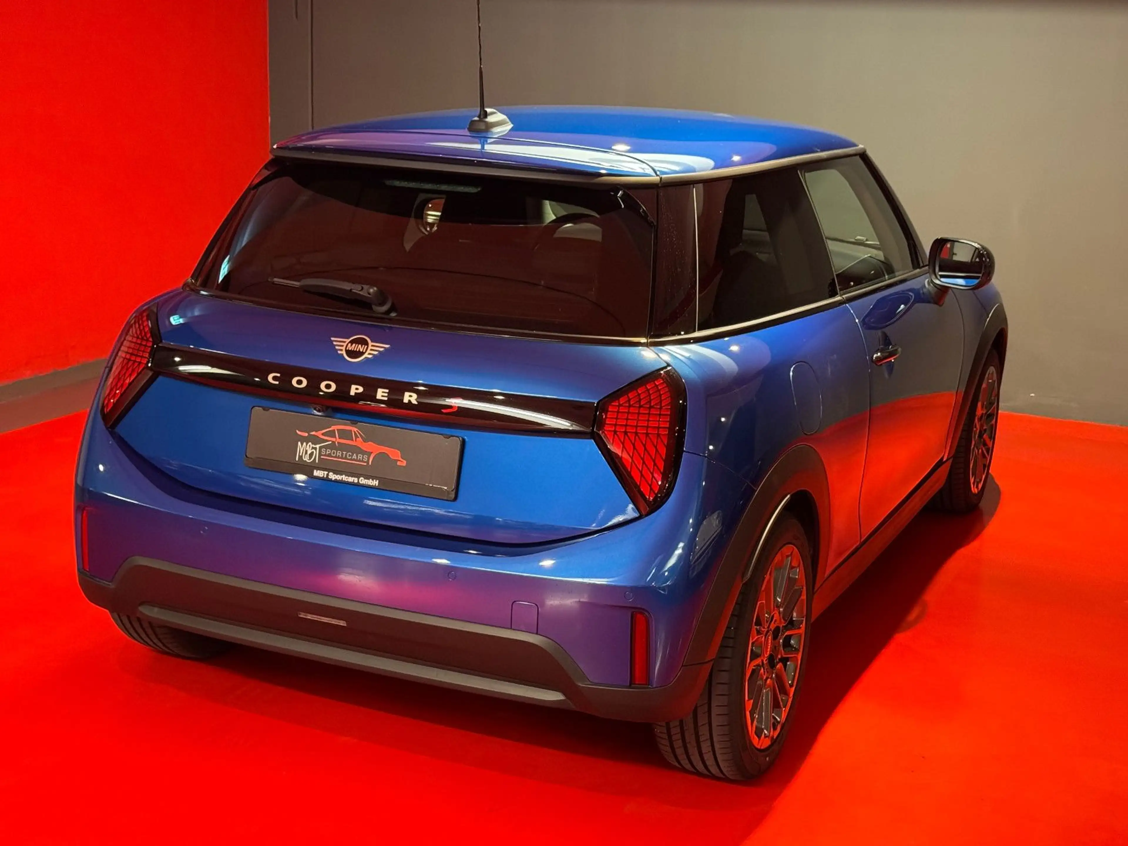 MINI Cooper S /2,0 204 PS/ESSENTIAL/HUD/1.HAND/17"/TOP — photo 9