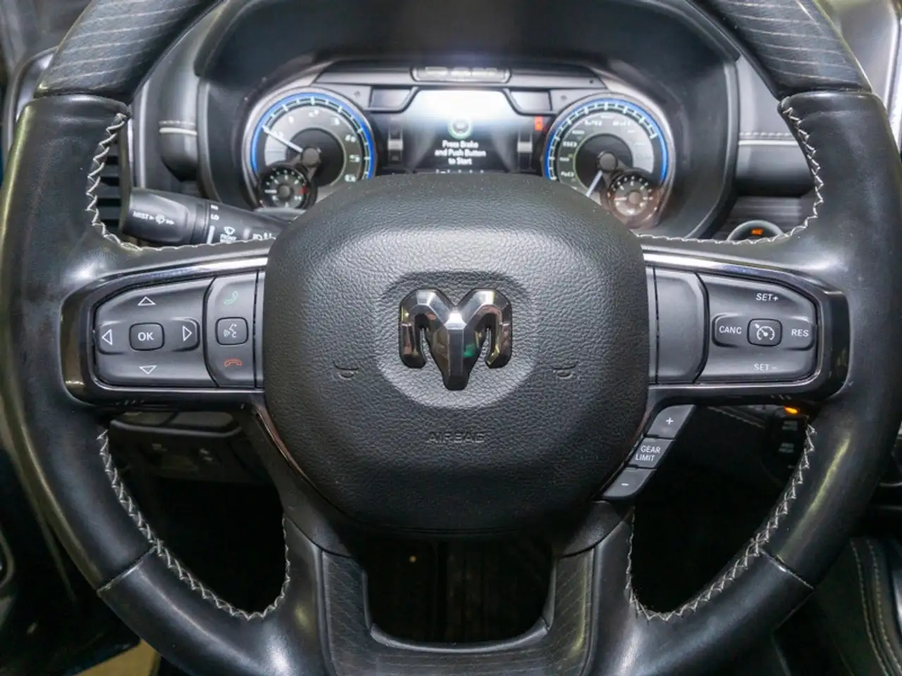 RAM 1500 снимка RAM 1500