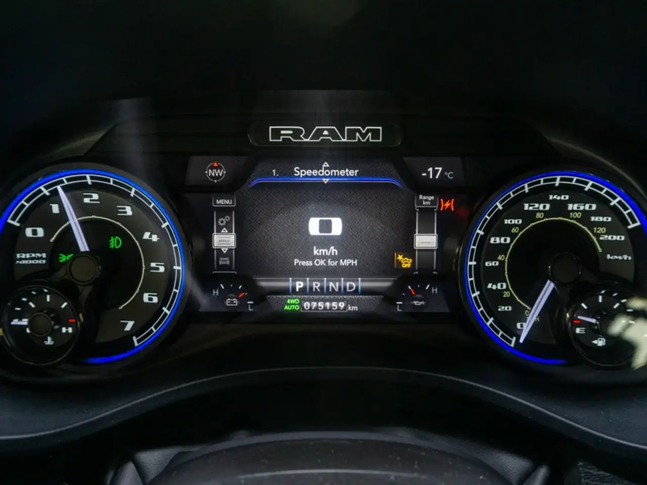 RAM 1500 снимка RAM 1500