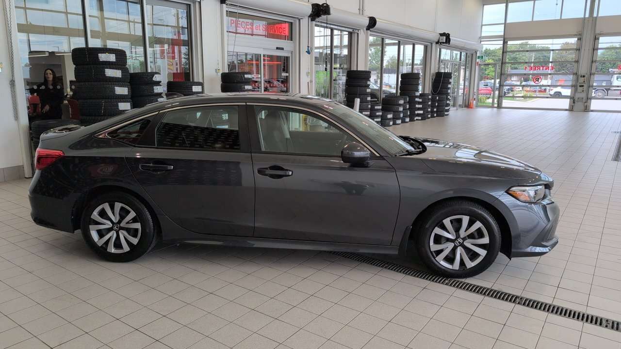2024 Honda Civic LX-B Retour de location, très bas kilométrage! — снимка 1