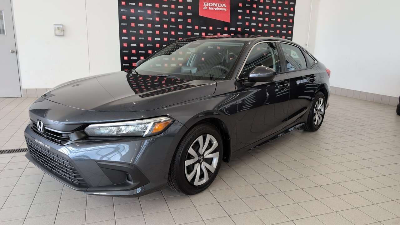 2024 Honda Civic LX-B Retour de location, très bas kilométrage!
