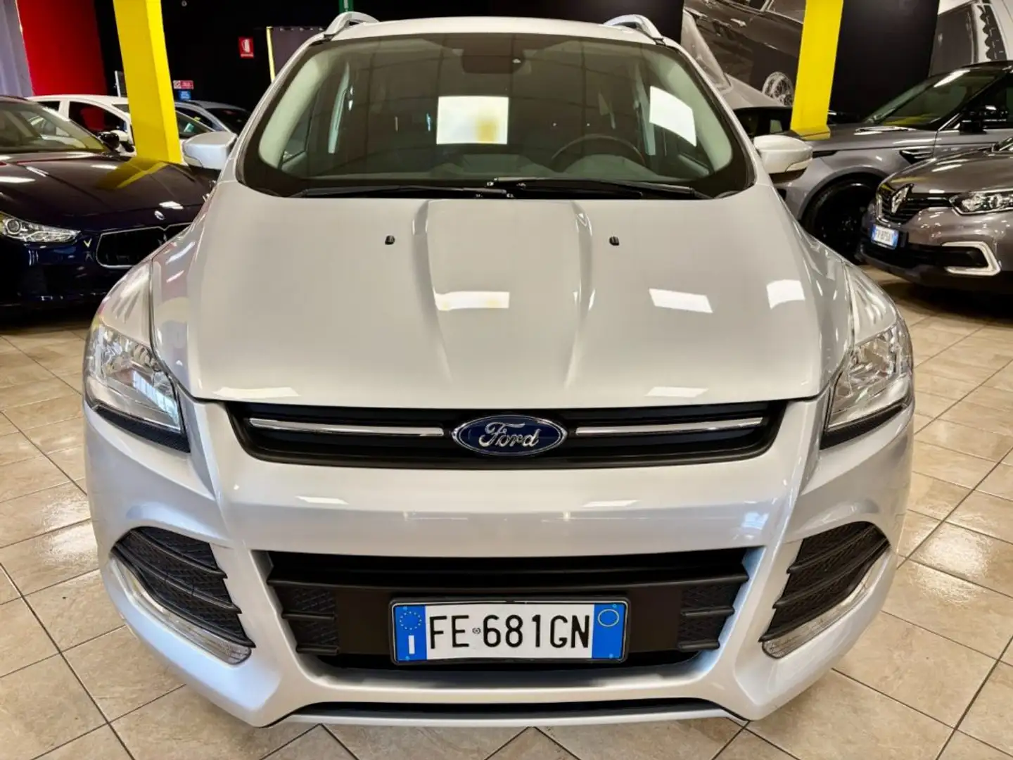 Ford Kuga 1.5 TDCI 120 CV OK NEOPATENTATO Gris - 2