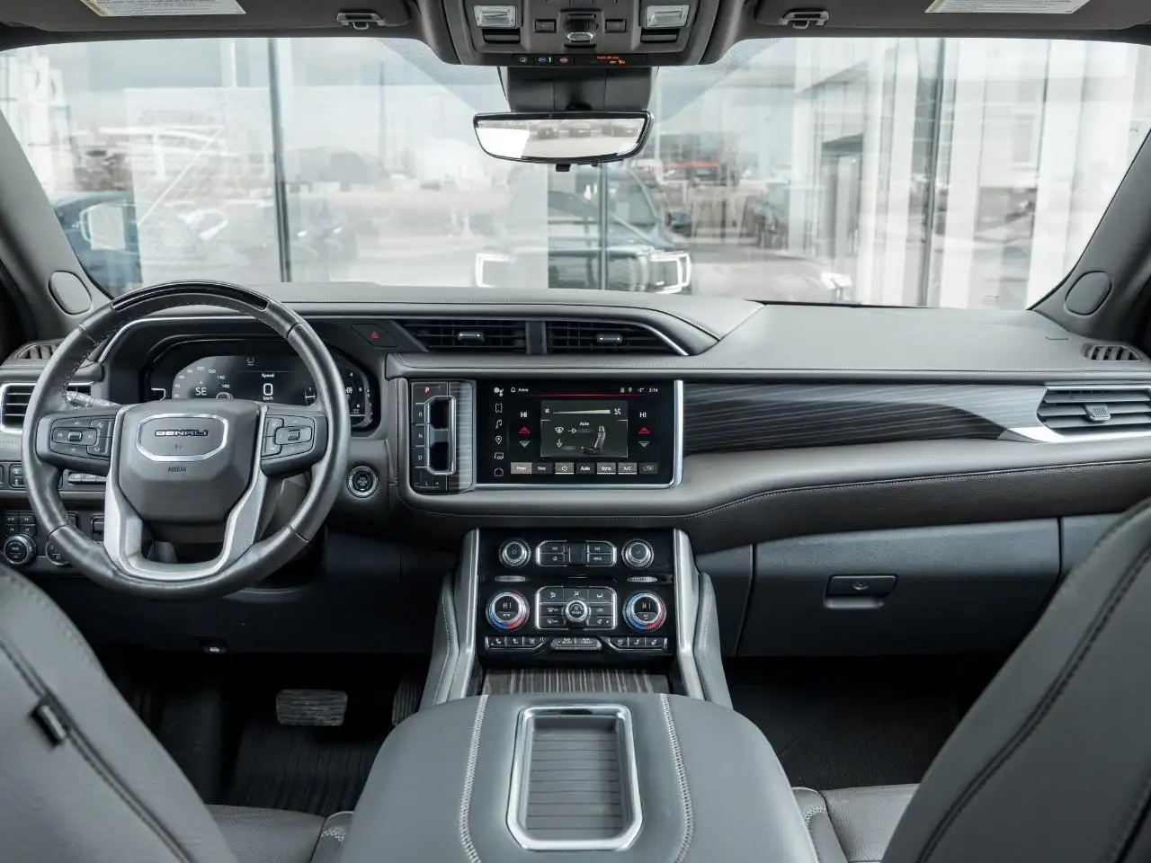 GMC Yukon снимка GMC Yukon