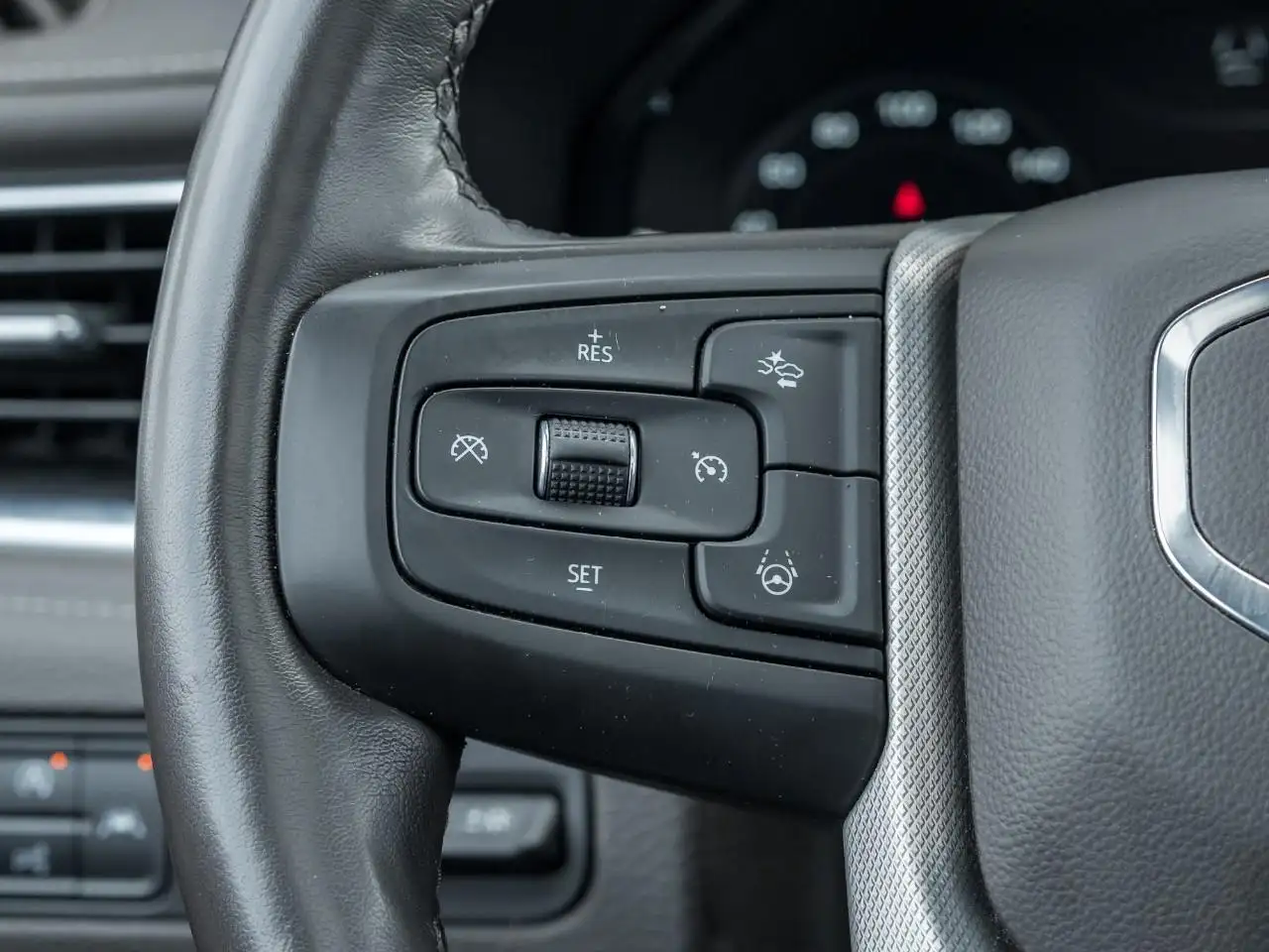 GMC Yukon снимка GMC Yukon