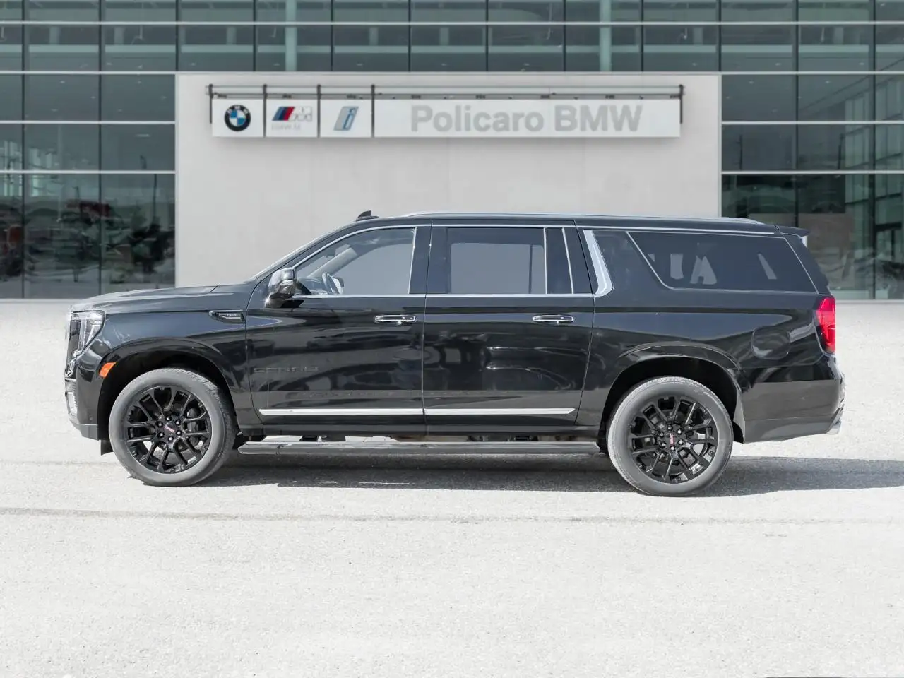 GMC Yukon снимка GMC Yukon