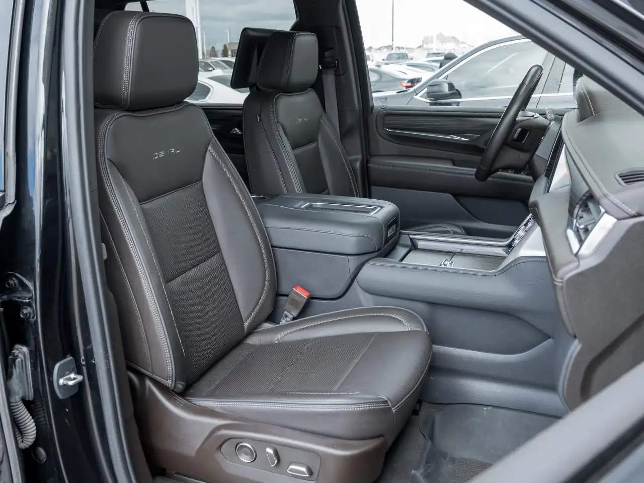 GMC Yukon снимка GMC Yukon