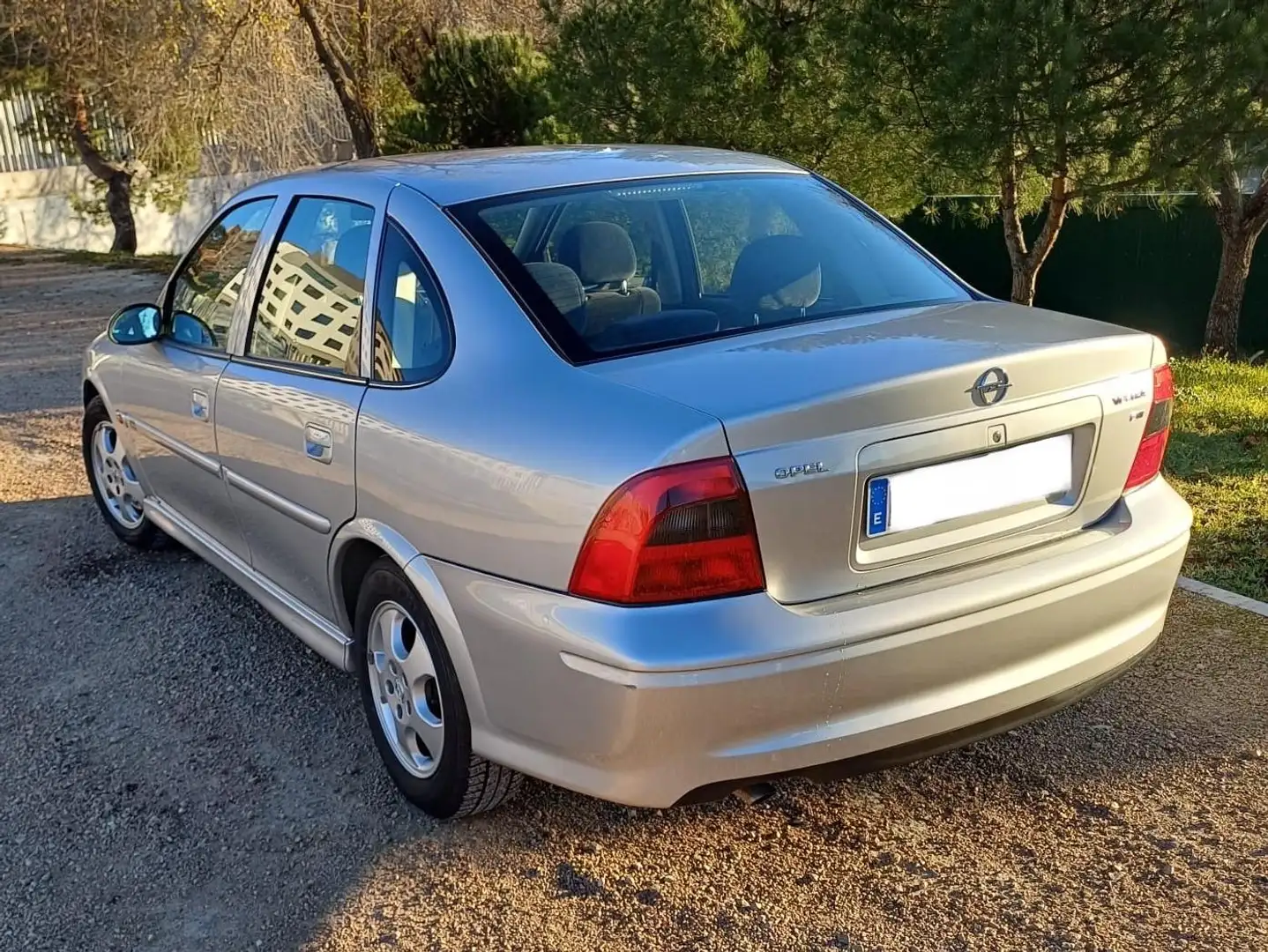 Opel Vectra Vectra Caravan 2.0DTI 16v Centenial Centenial Plateado - 2