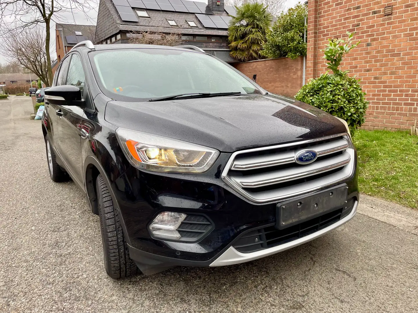 Ford Kuga 1.5 EcoBoost FWD Business Class Zwart - 2