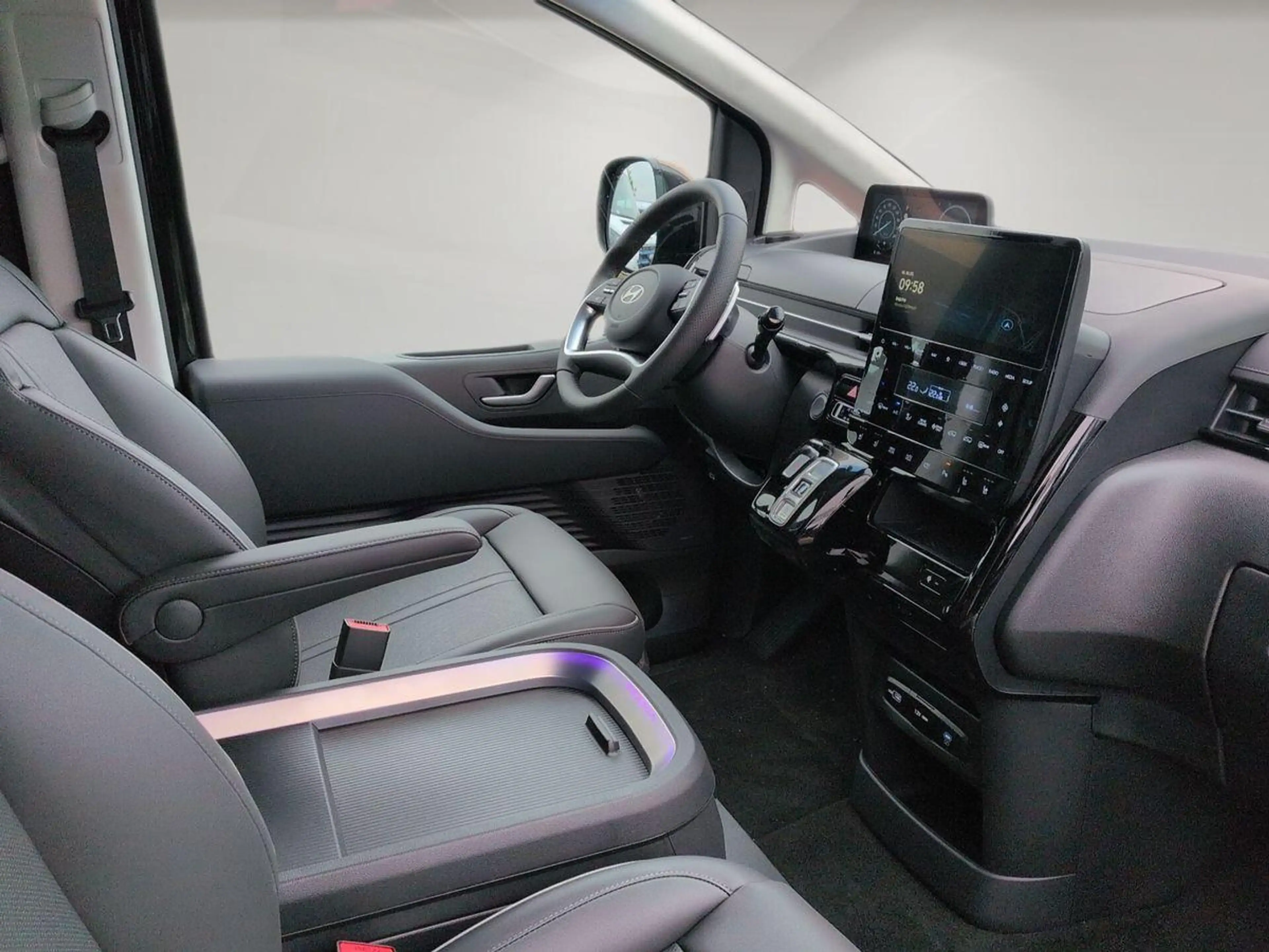Hyundai STARIA Signature 1.6L / 360° Kamera / Sitzklima — photo 6