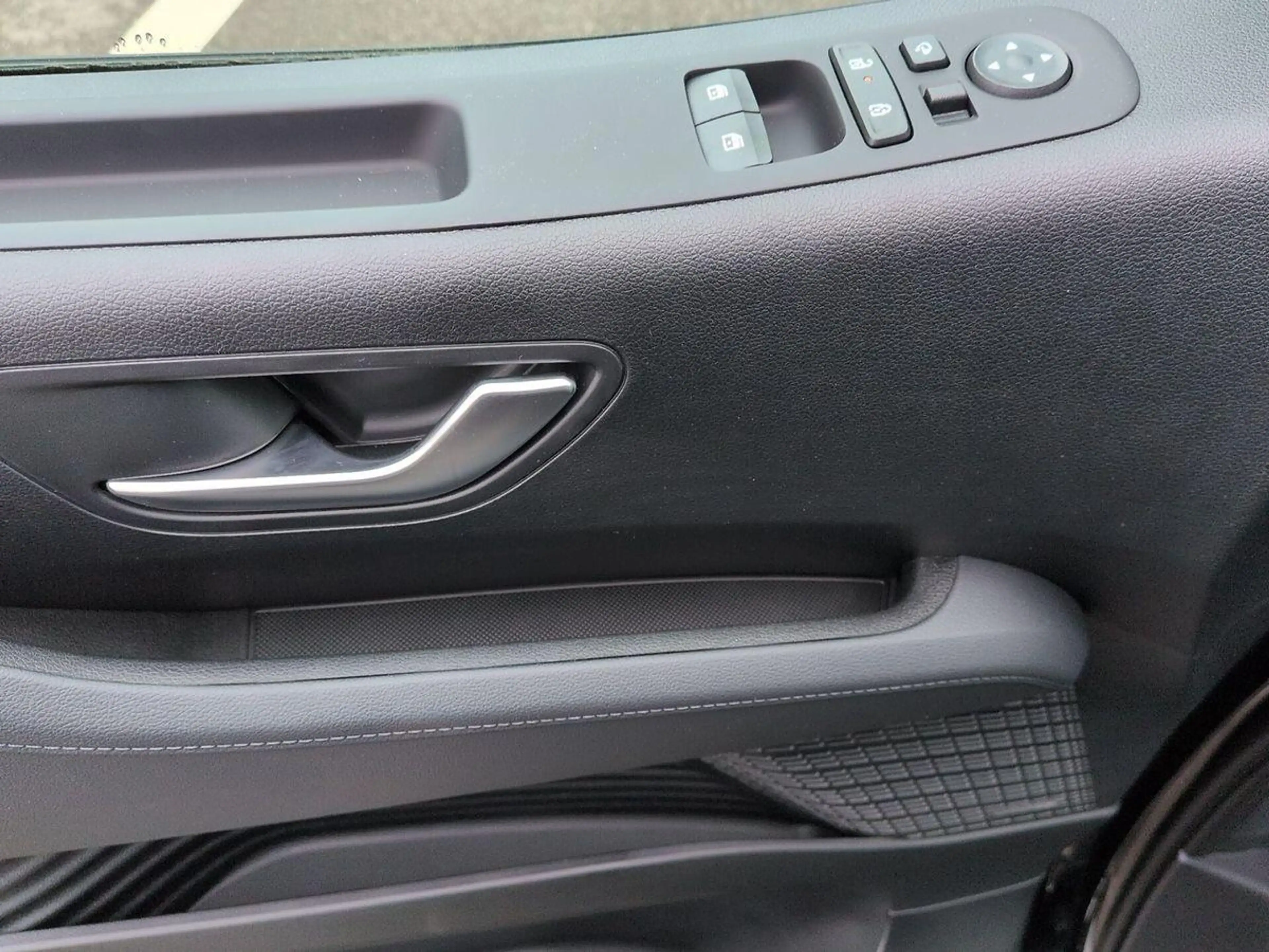 Hyundai STARIA Signature 1.6L / 360° Kamera / Sitzklima — photo 11