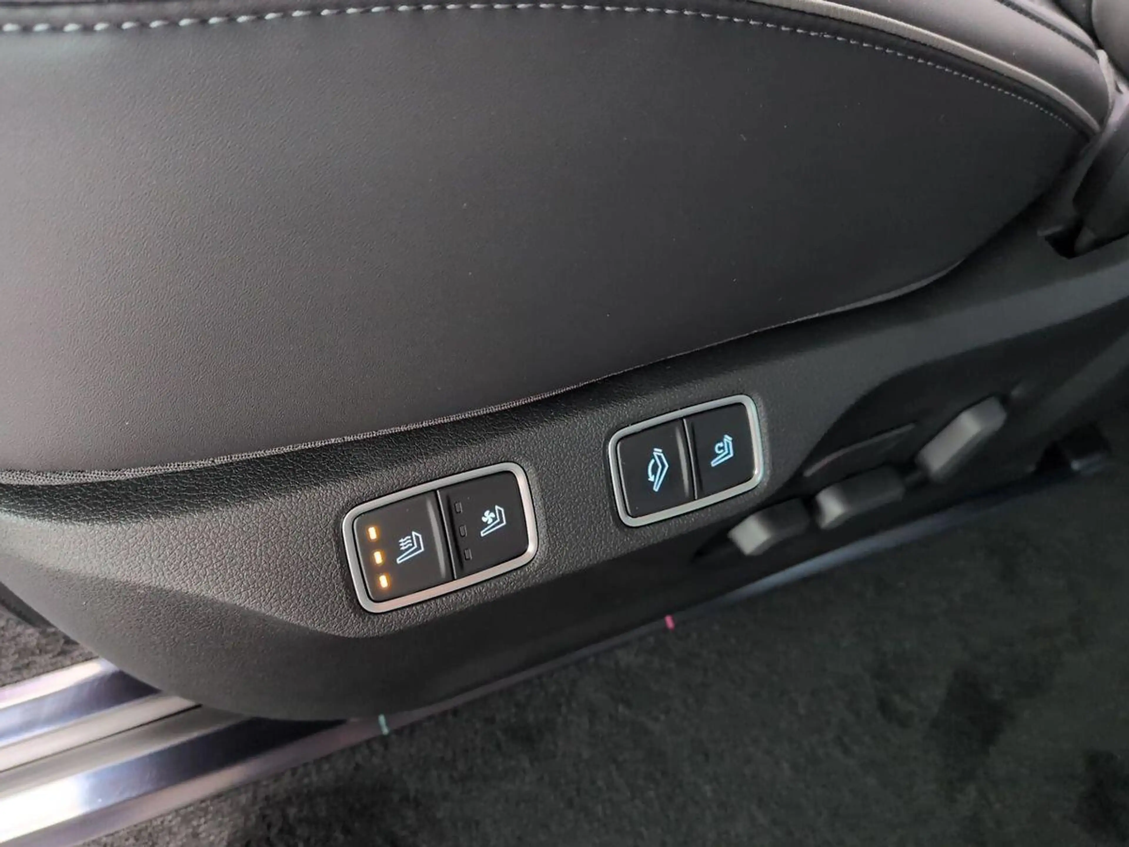 Hyundai STARIA Signature 1.6L / 360° Kamera / Sitzklima — photo 9