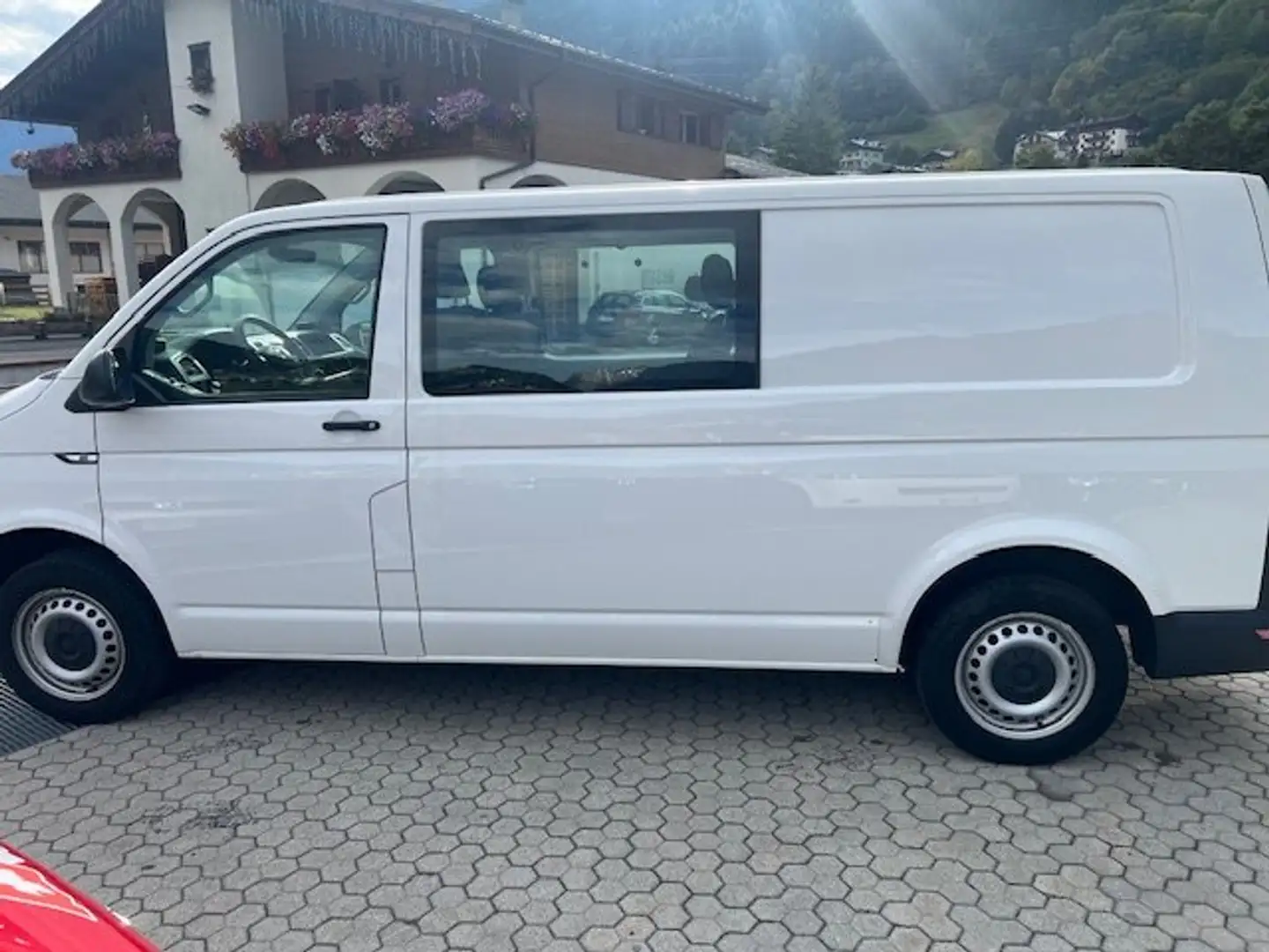 Volkswagen T6 Transporter FURGONE AUTOCARRO  6 POSTI PIU IVA Bianco - 2
