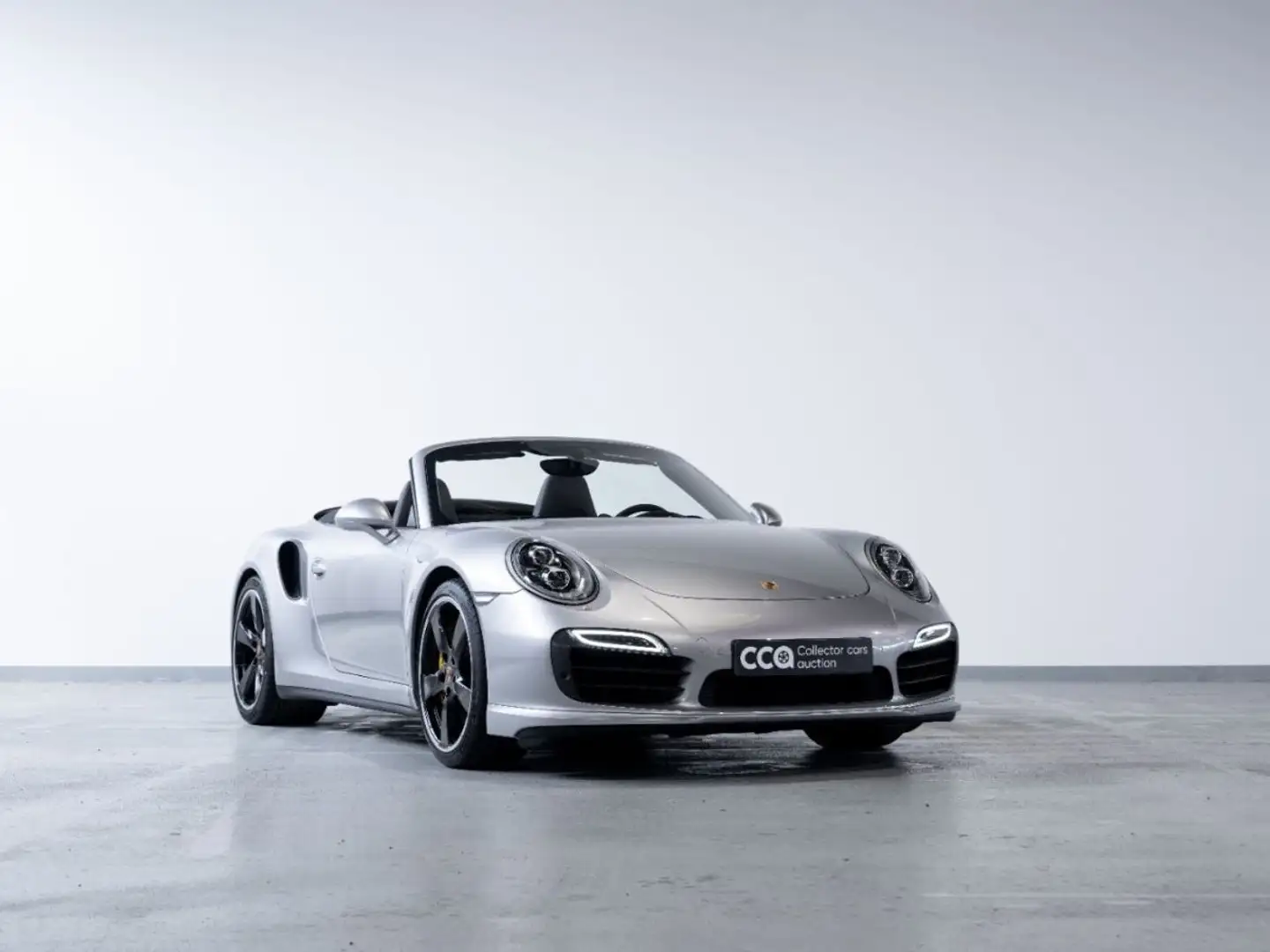 Porsche 911 type 991 Turbo S cabriolet Exclusive Manu Grigio - 1
